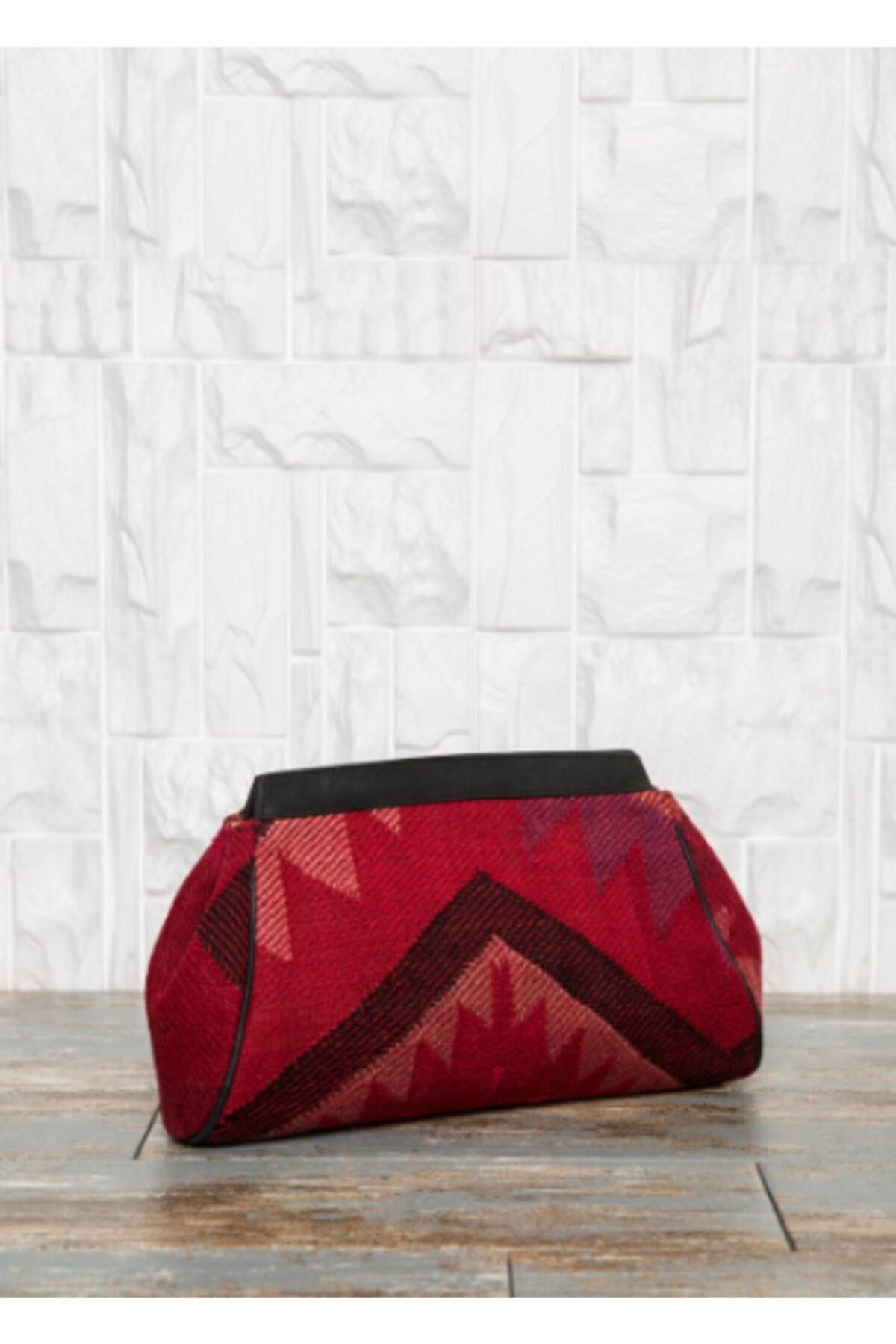 OA Fashion Kadın Geometrik Desen Kırmızı Kilim Abiye Çanta Siyah V Desen Hakiki Deri Cüzdan Gece Çantası