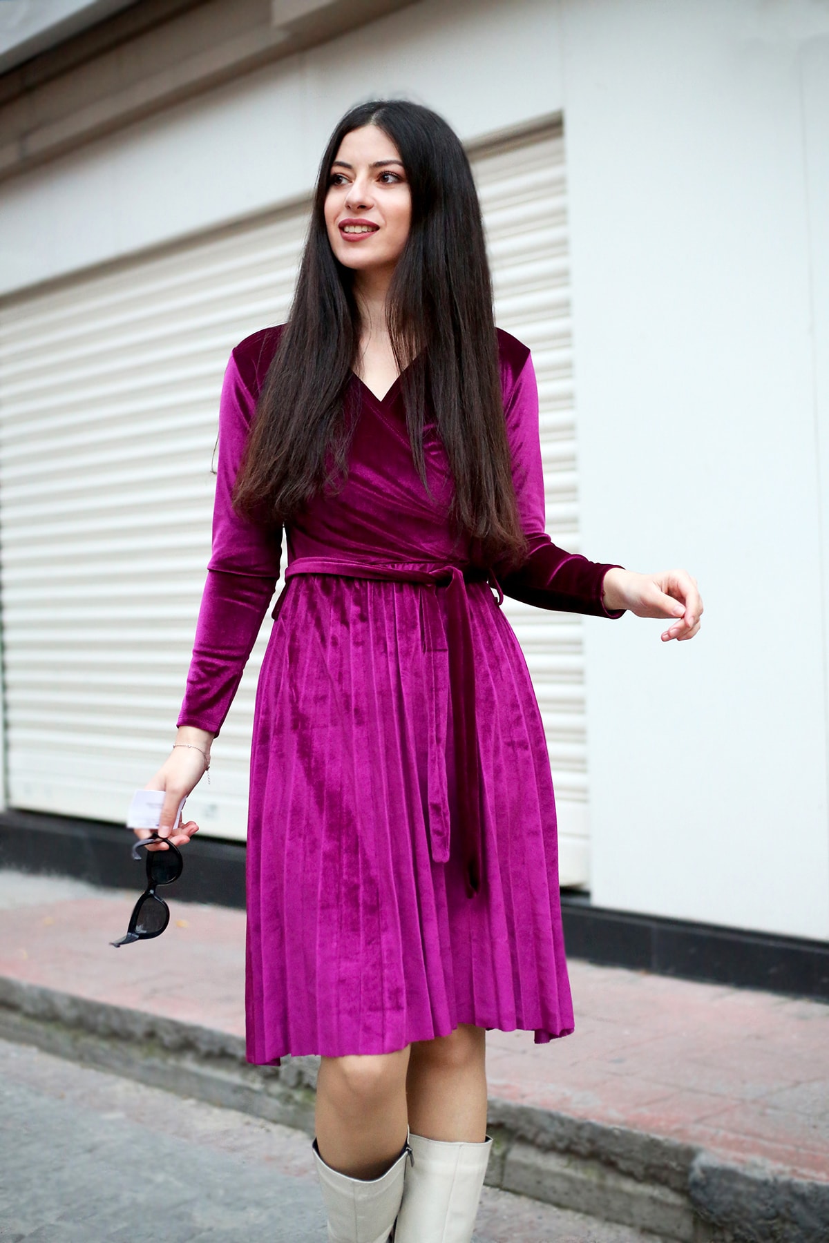 Larenmoda Mürdüm Kadife Eteği Piliseli Kruvaze Yaka Elbise
