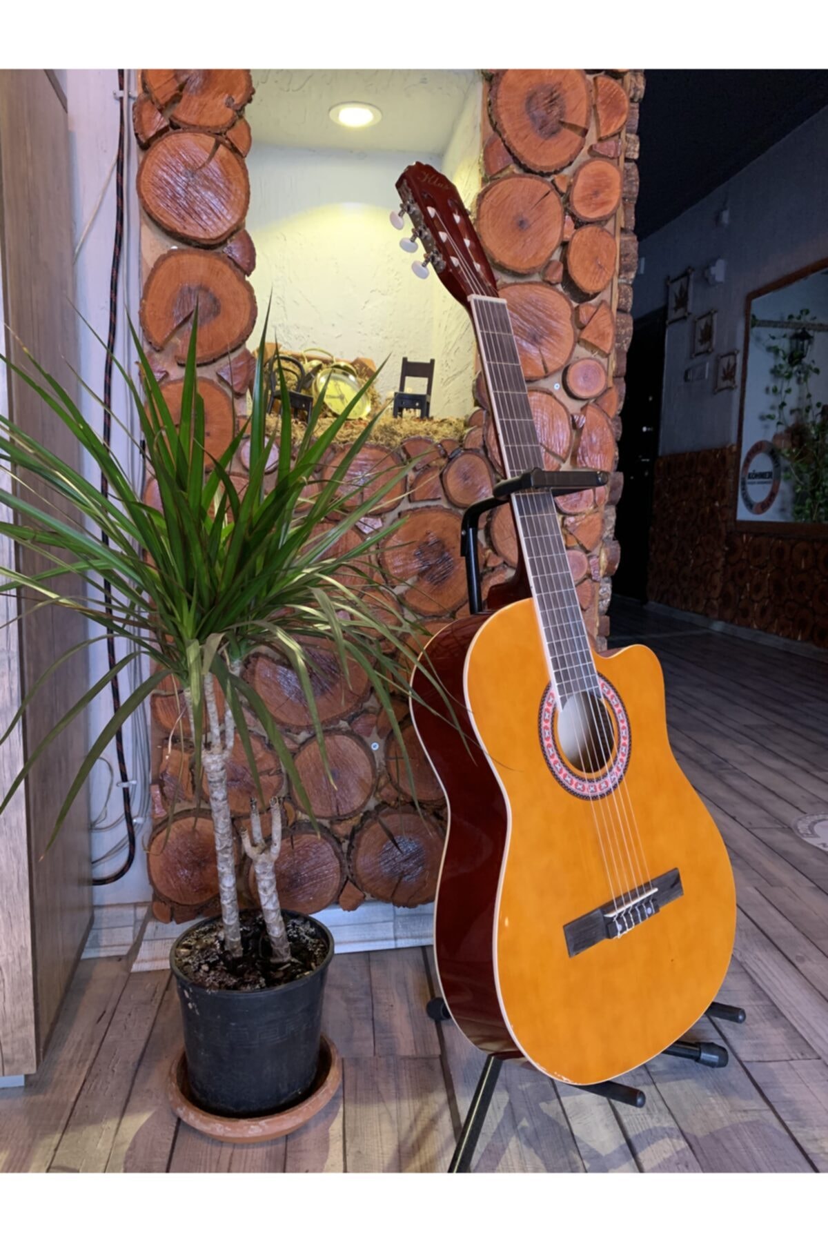 Era Sanat Akademi Klas Klasik Gitar