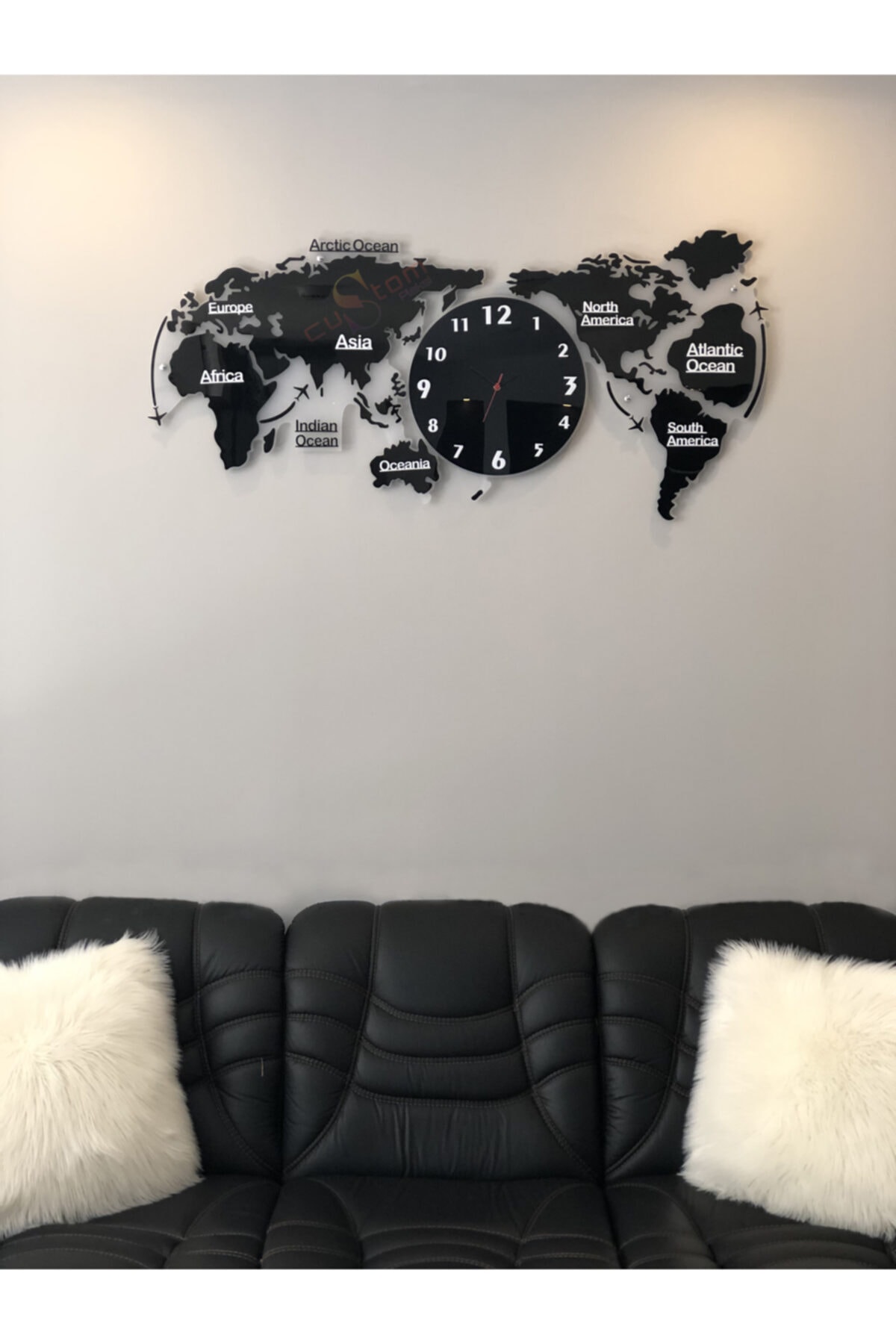 Custom Dekorasyon Dünya Haritası Temalı Dekoratif Duvar Saati Buzlu-siyah Pleksi 120x55