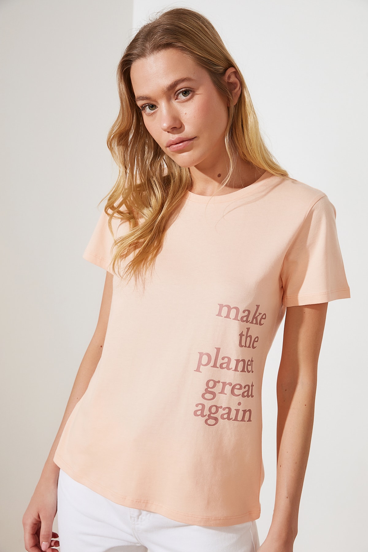 TRENDYOLMİLLA Somon Basic Baskılı %100 Organik Pamuk Örme T-Shirt TWOSS21TS2383