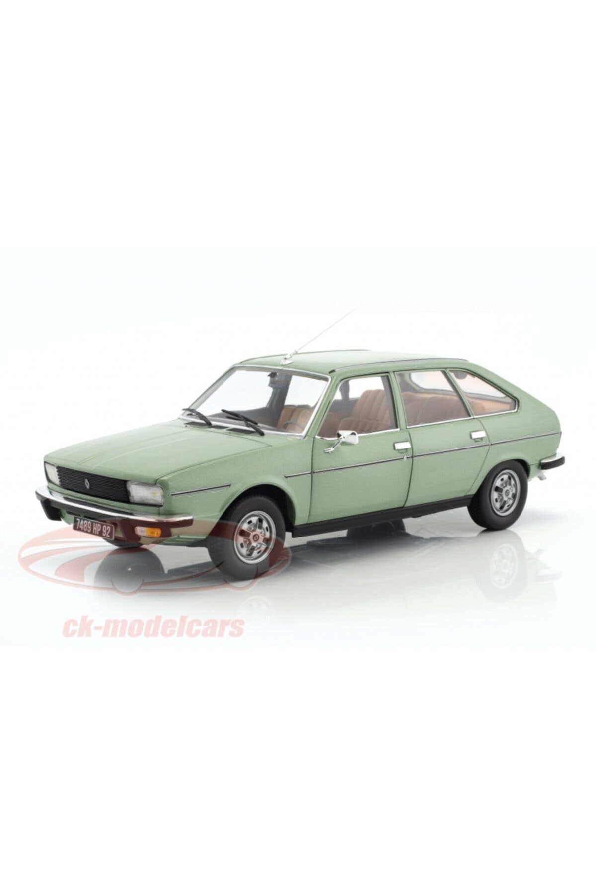 Norev 1/18 Renault 20 Ts 1978 Su Yosunu Yeşili Renk Model Araba