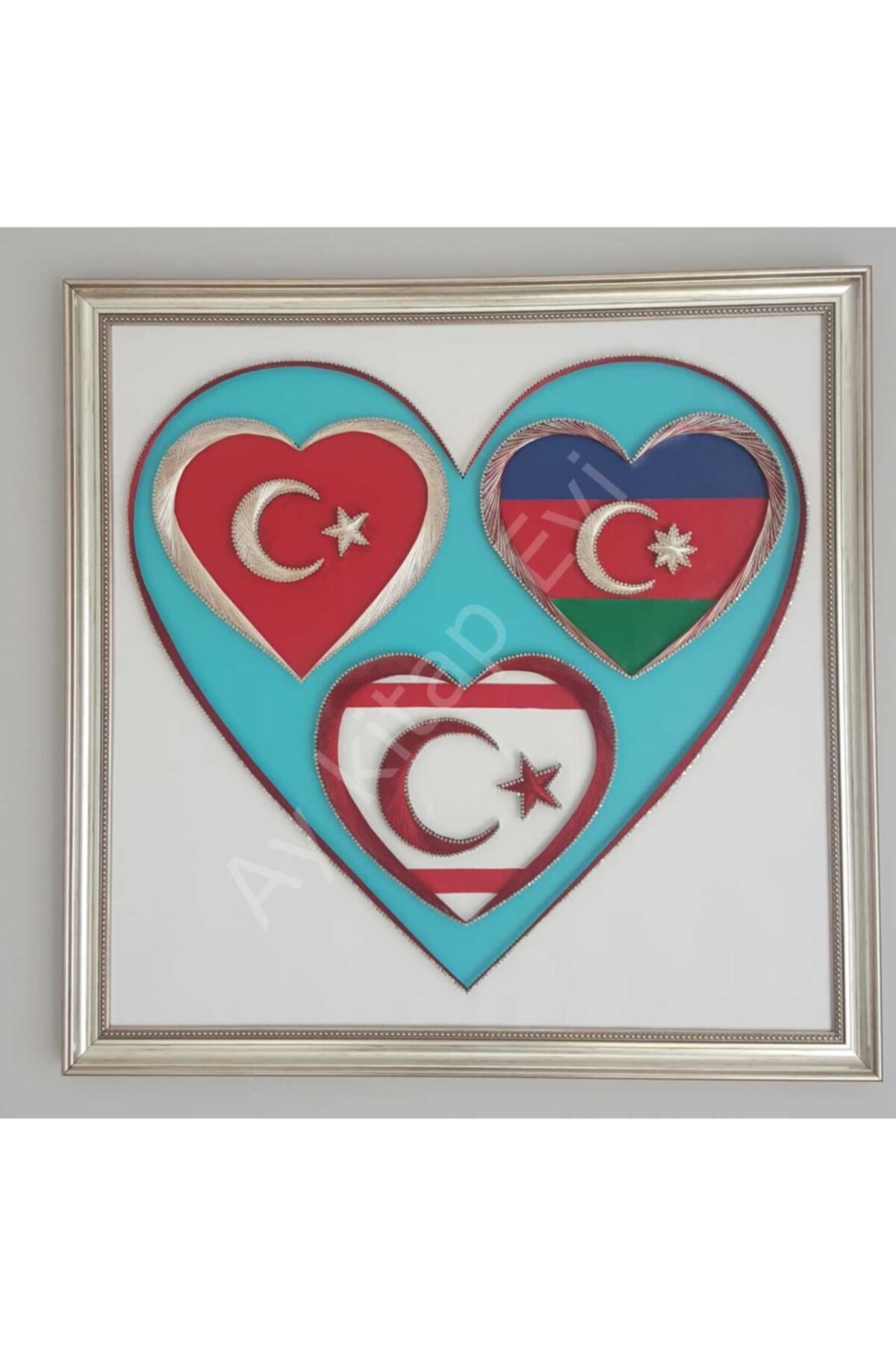 aykitapevi Üç Ülke Bayrağı Kalp Içinde