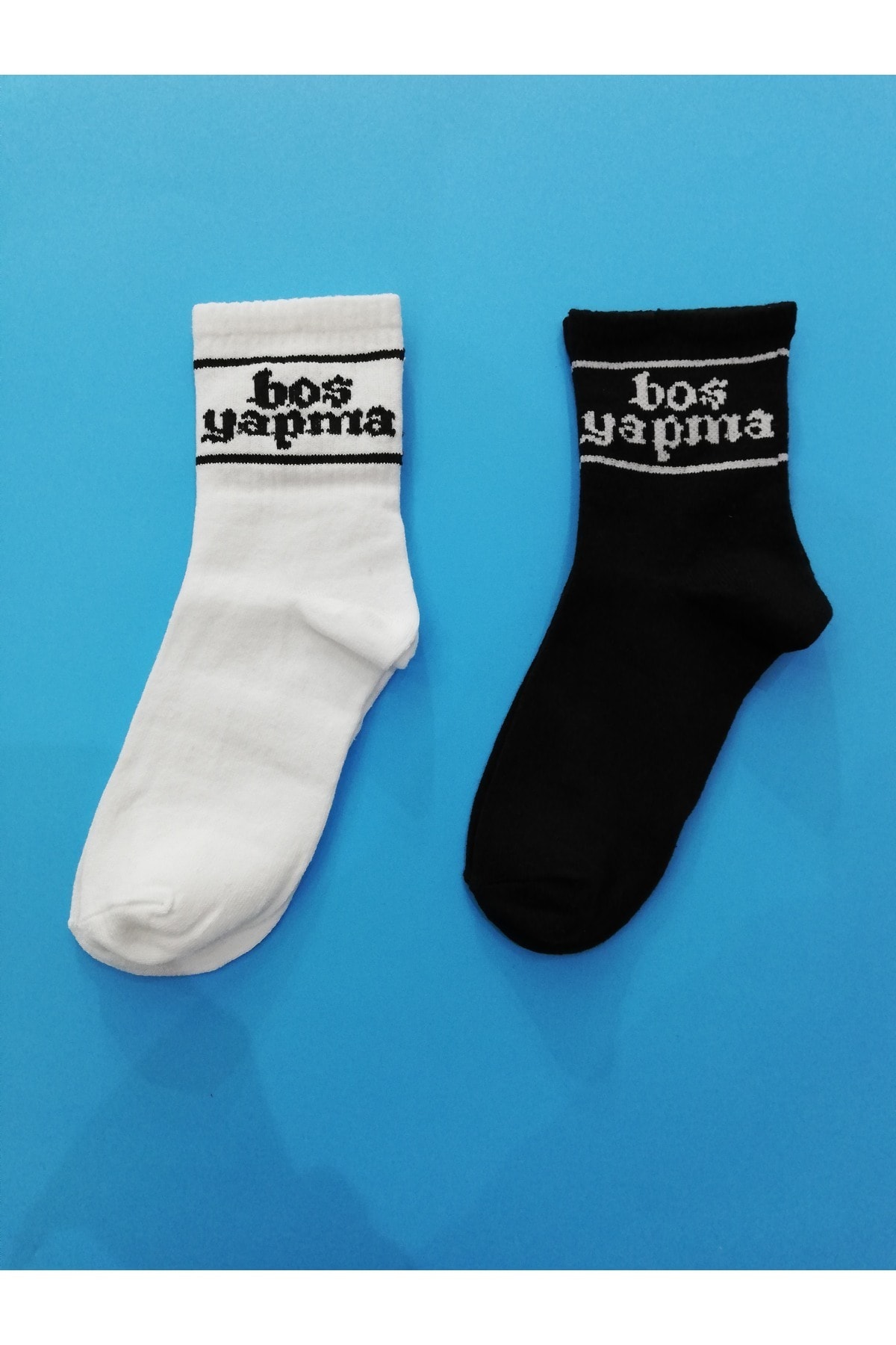RozaSocks Boş Yapma Yazılı Siyah ve Beyaz Çoraplar