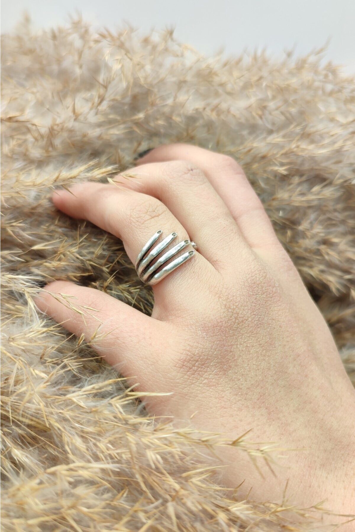 Hand shop shaped ring