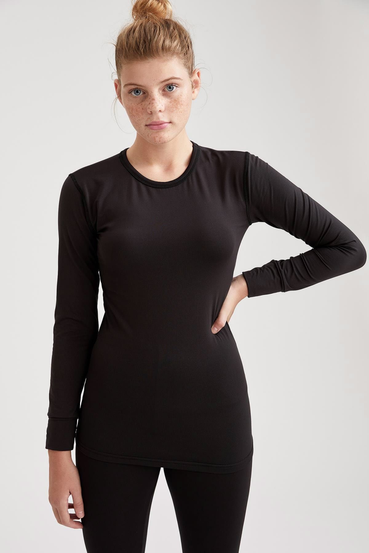 DeFacto Kadın Siyah Basic Slim Fit Termal Örme Üst S9013AZ20WN