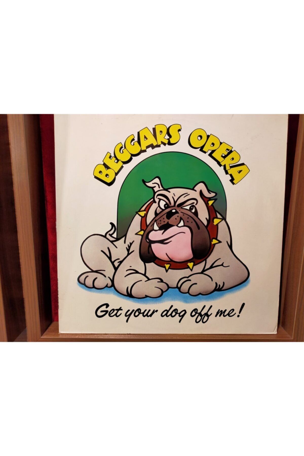 RNBW45 Beggars Opera  – Get Your Dog Off Me