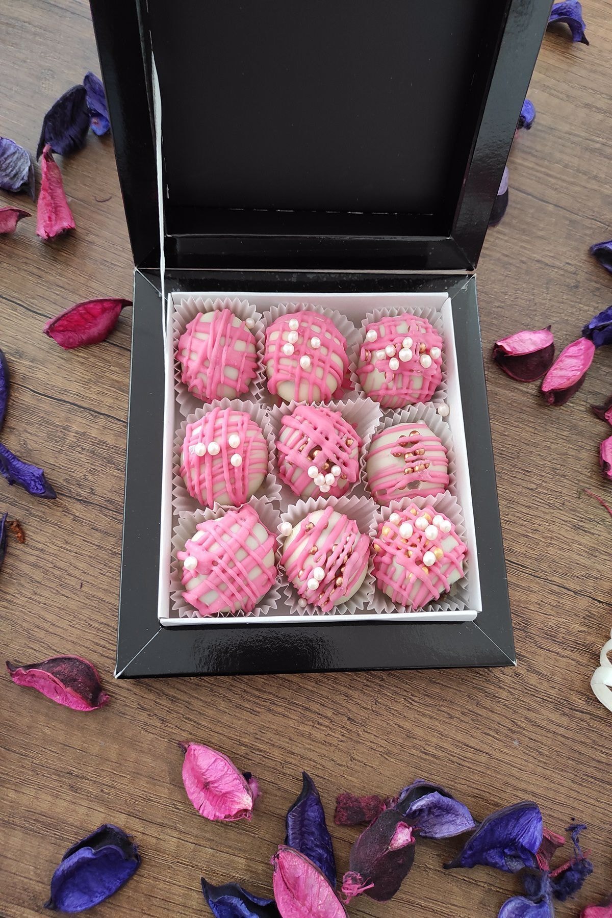 Callebaut 'truffle' Limonlu Çilekli Hediyelik Çikolata Kutusu