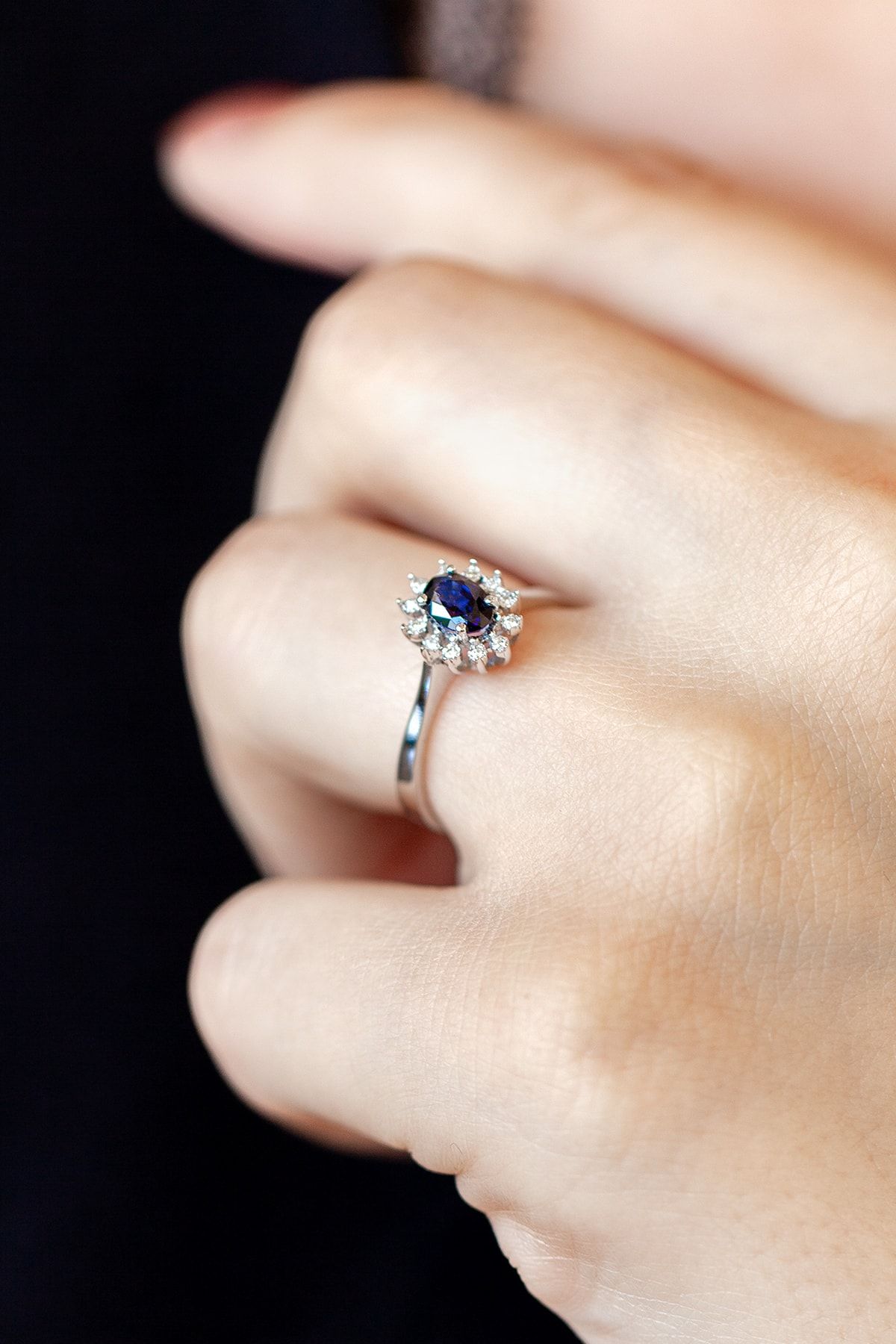 Cenova Kuyumculuk Pırlantalı Oval Safir Yüzük