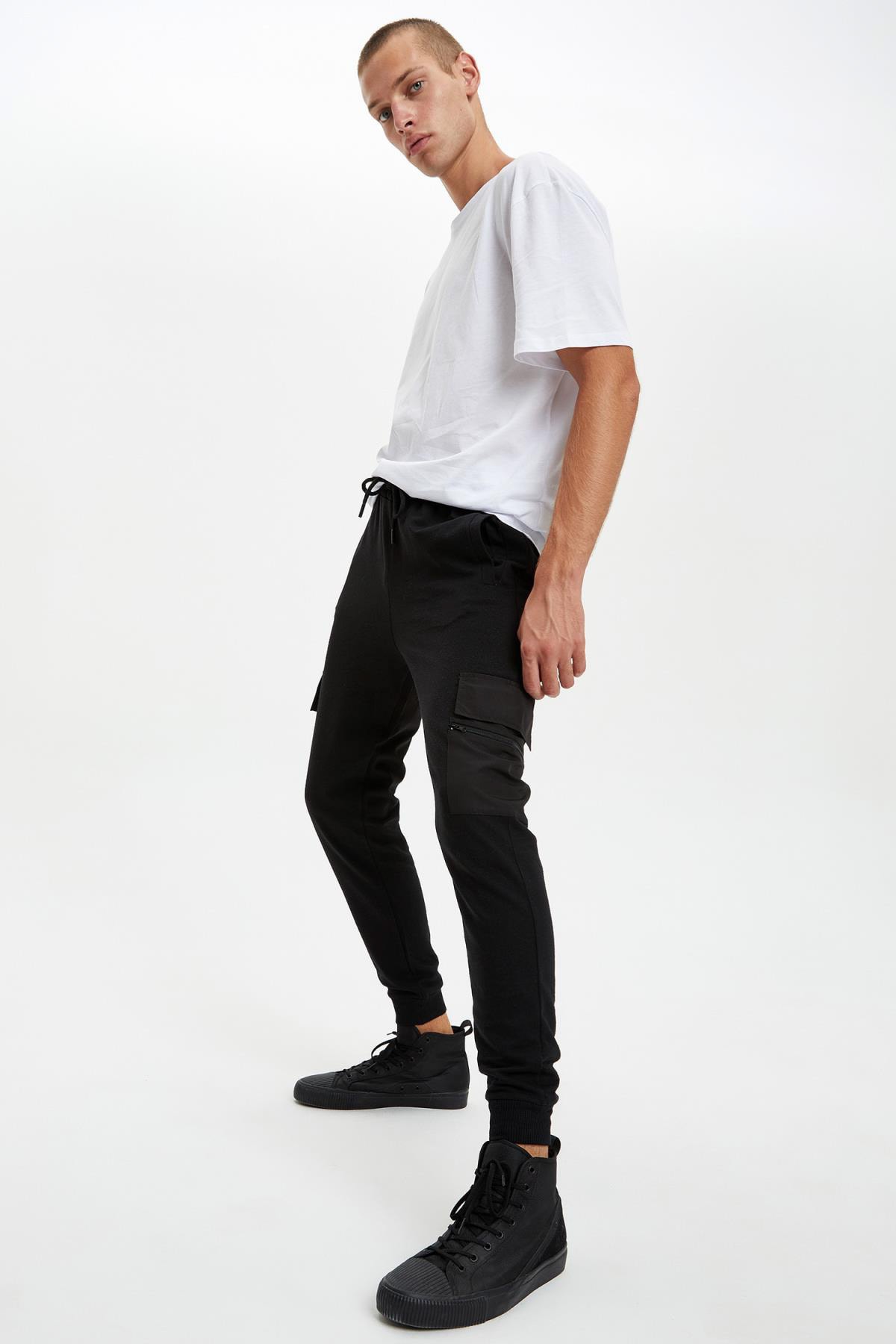 DeFacto Slim Fit Cep Detaylı Esnek Bantlı Paça Ince Sweatshirt Kumaşı Pantolon