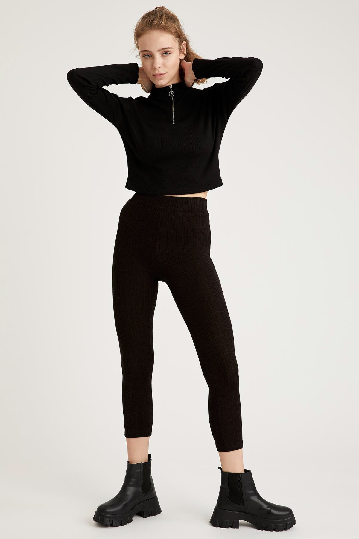 DeFacto Kadın Siyah Yüksek Bel Slim Fit Tayt T4317AZ20WN