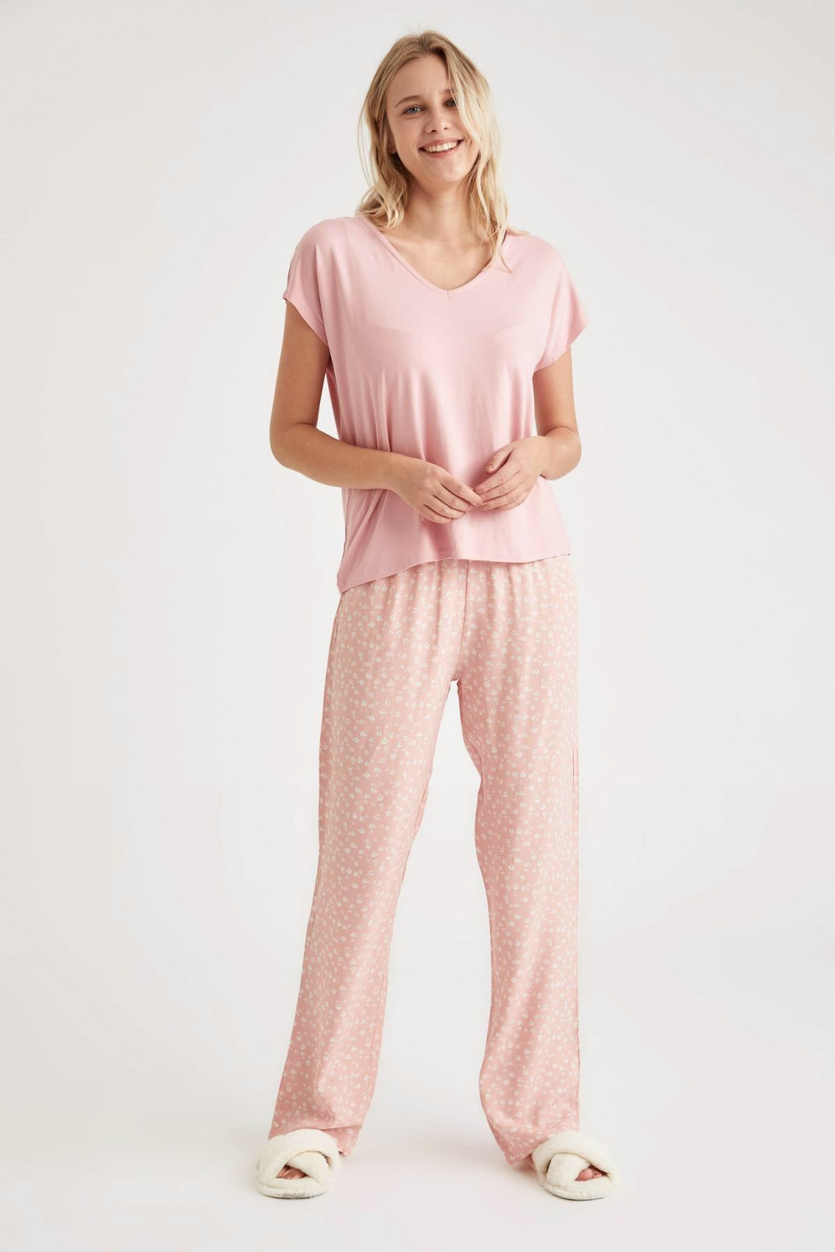DeFacto Fall In Love Regular Fit V Yaka Kısa Kollu Pijama Takım