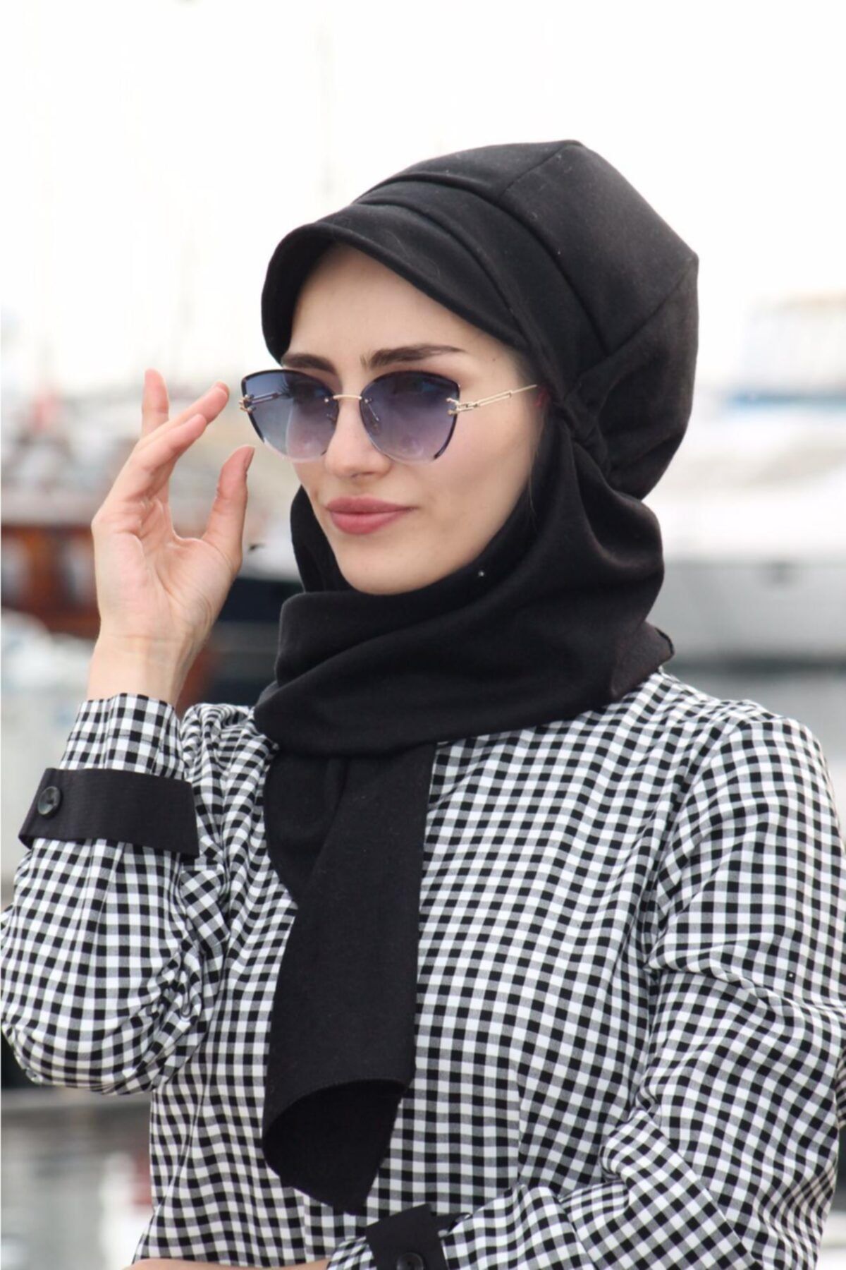Sahra Şal Dünyası Kadın Siyah Kaşe Atkılı Şapka Bone