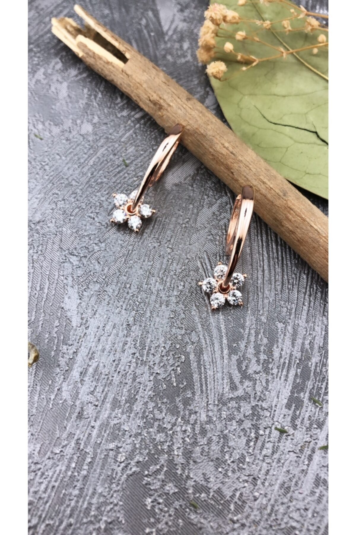 Joel Jewelry Zirkon Taşlı Çiçekli Pembe Altın Kaplamalı Gümüş Modern Küpe