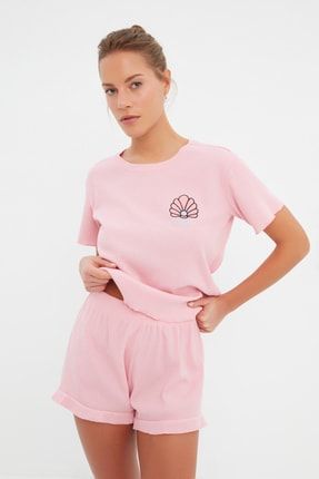 TRENDYOLMİLLA Pudra Nakışlı Kaşkorse Örme Pijama Takımı THMSS22PT0720