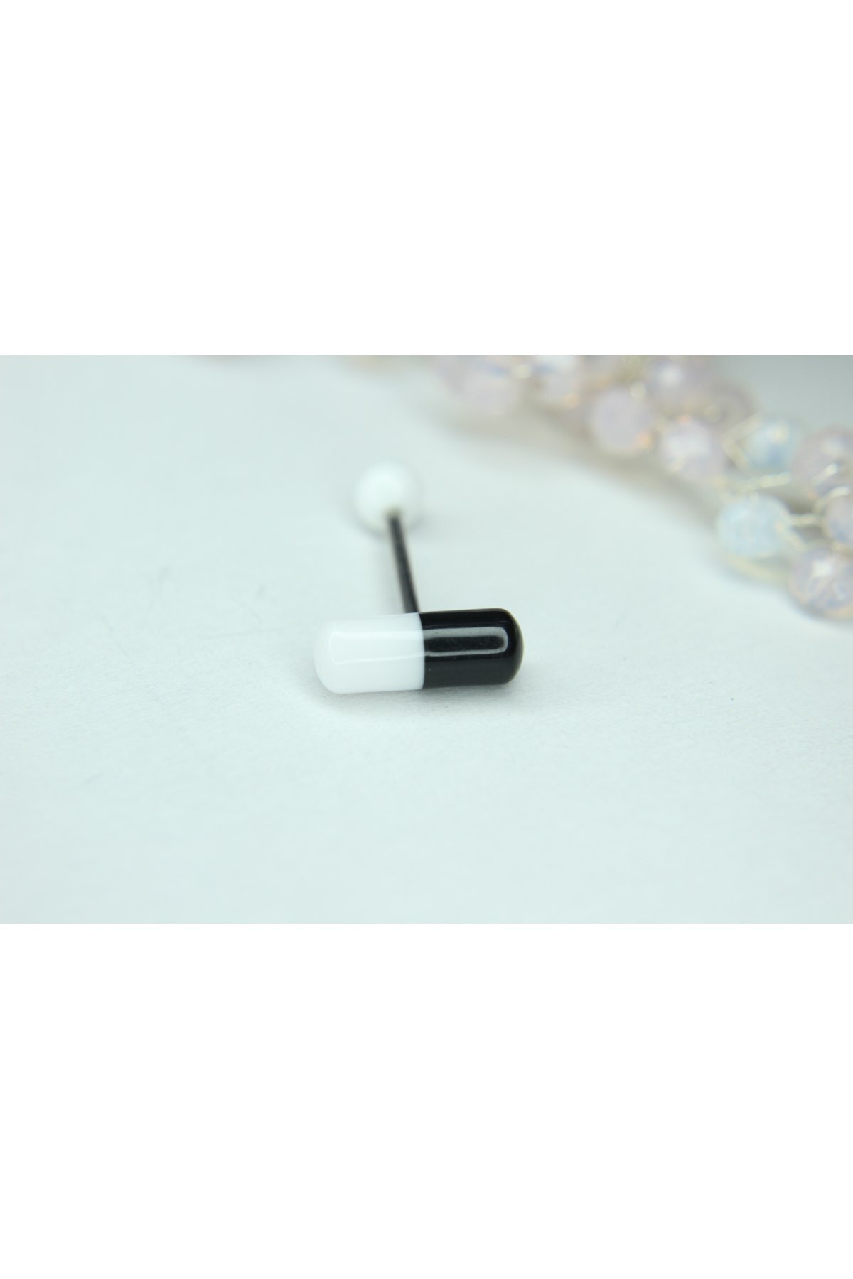 Btn Piercing Siyah Beyaz Hap Dil Piercing