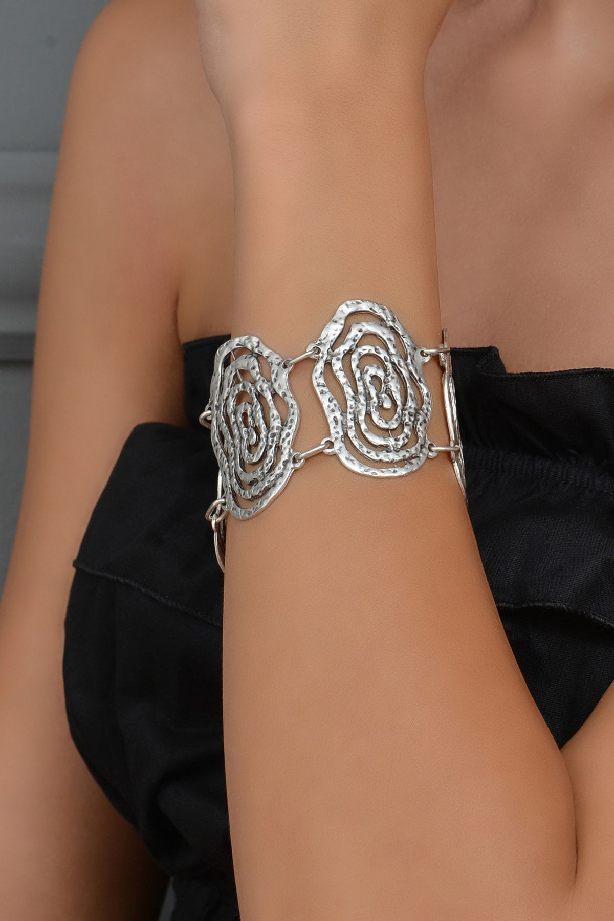 Stella by NATURCA Women s Antique Silver Plated Chain Bracelet