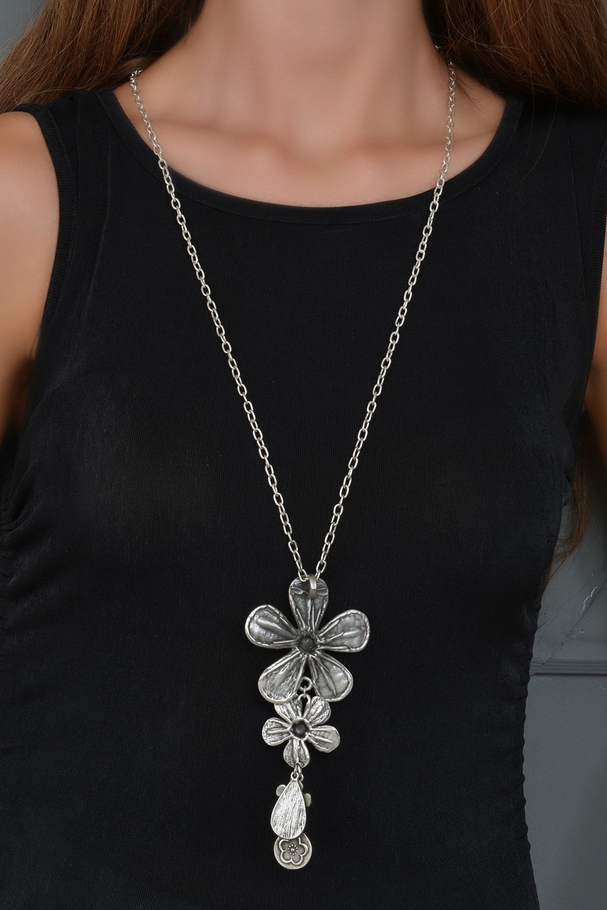 Flower store necklace silver