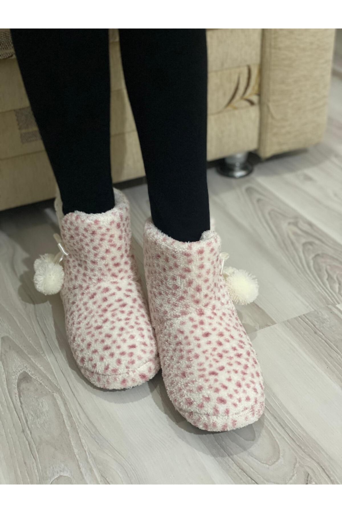 Heybeci Kadın Puantiyeli Pembe Ev Botu