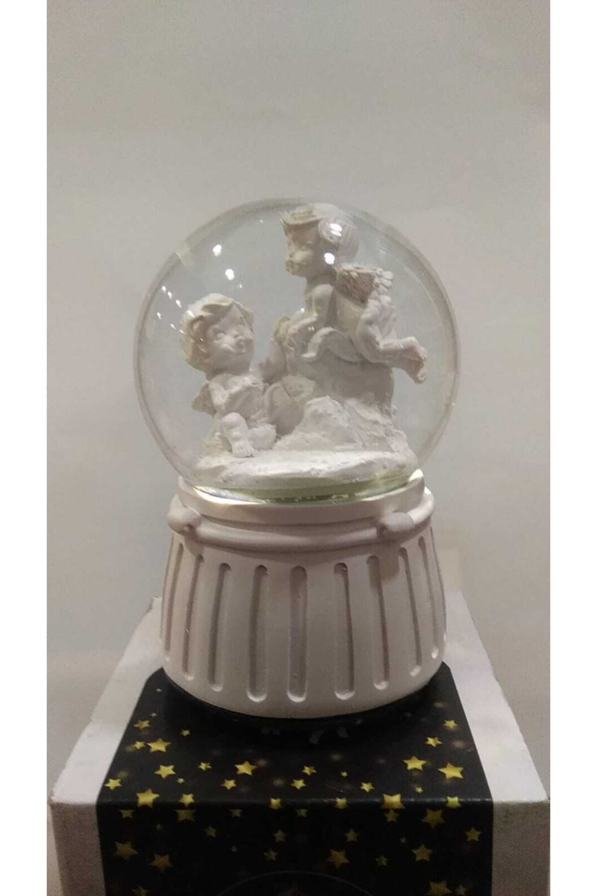 HAUSPEC Beyaz Melekler Tasarım Kurmalı Müzikli Kar Küresi