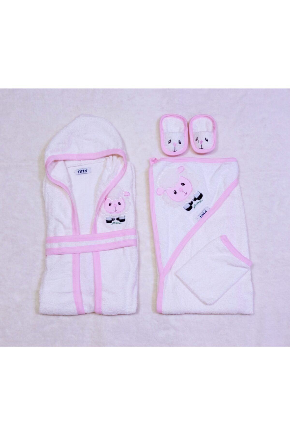 Titto Baby Bornoz Takımı Kuzucuk Desenli