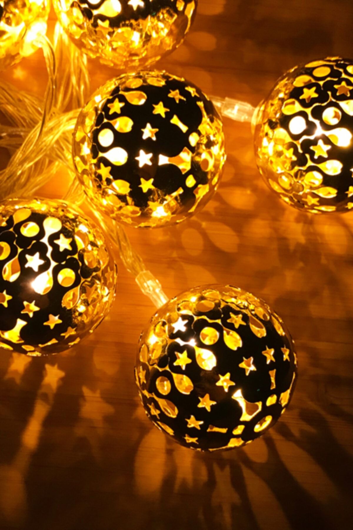 NARKİSSOS Yılbaşı Dekoratif Oda Aydınlaması Metal Top Led Işık ( Altın Renk )