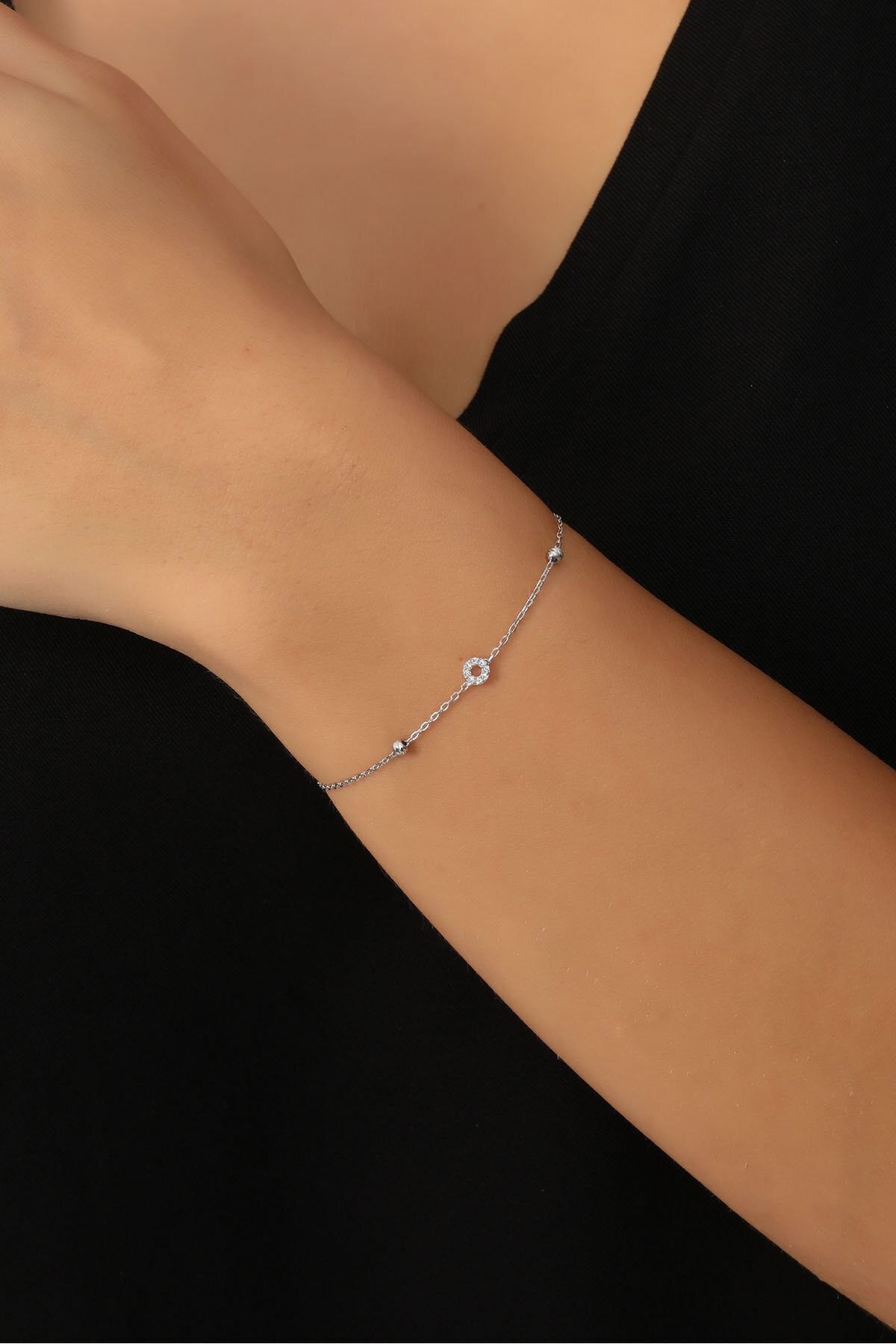 Bilsen Store 925 Ayar Gümüş Beyaz Zirkon Taşlı Toplu Yuvarlak Bileklik