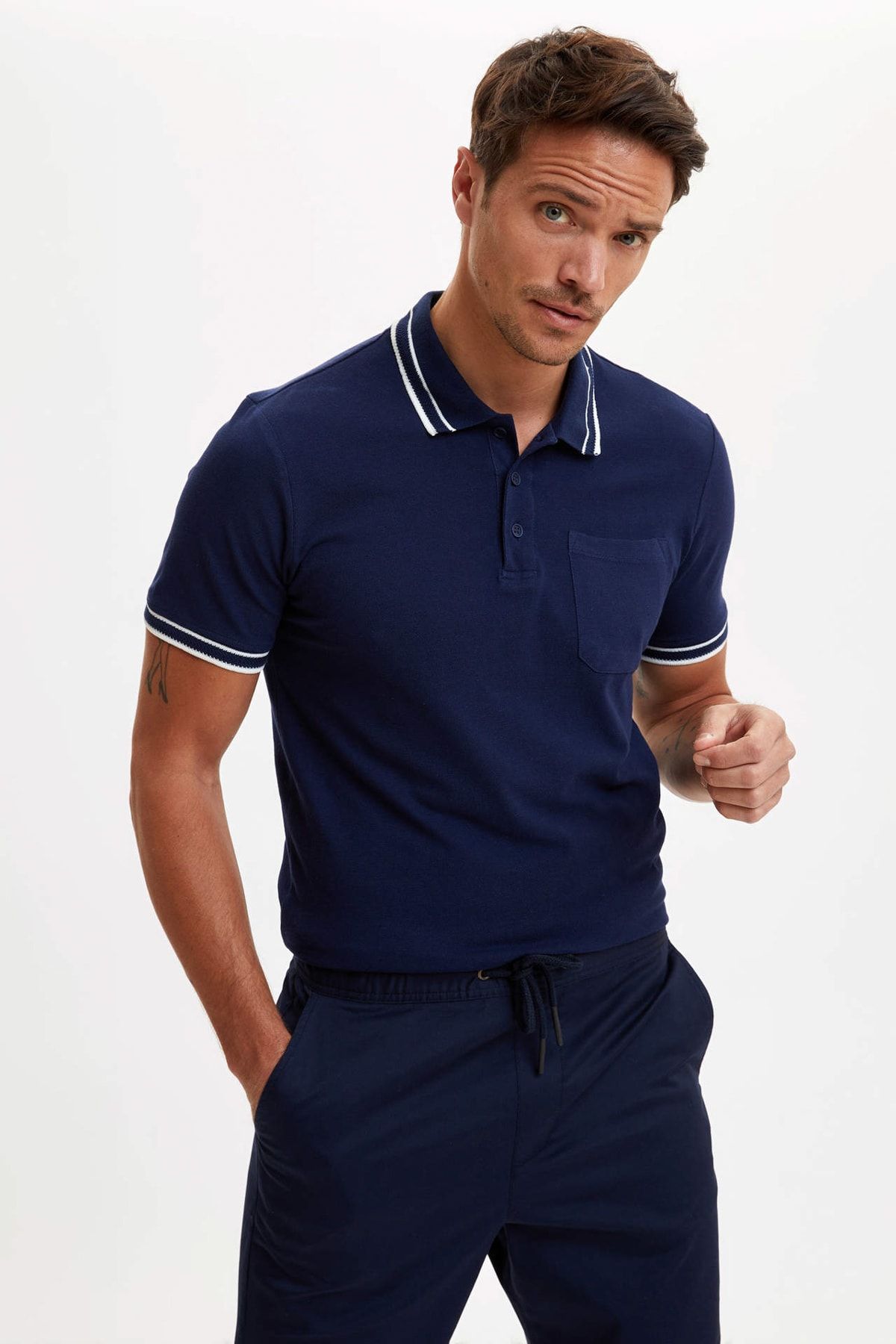 DeFacto Erkek Lacivert Polo Yaka Kısa Kollu Cepli Slim Fit Tişört N5656AZ20SM