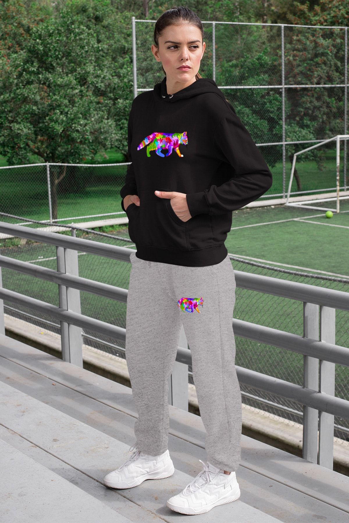 Angemiel Yürüyen Tatlı Rengarenk Kadın Eşofman Takımı Siyah Kapüşonlu Sweatshirt Beyaz Eşofman Altı