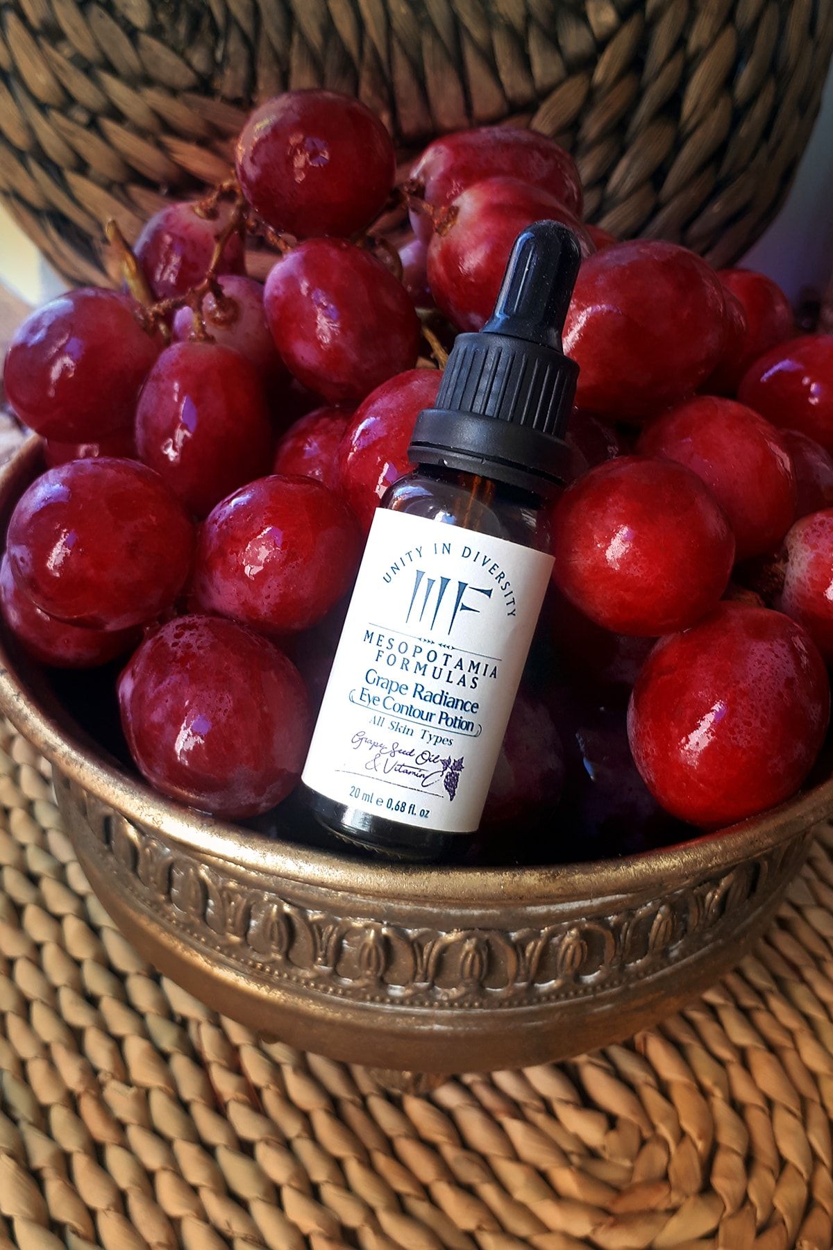 Mesopotamia Formulas Üzüm Parlaklığı Veren Göz Çevresi Serumu /grape Radiance Eye Contour Potion