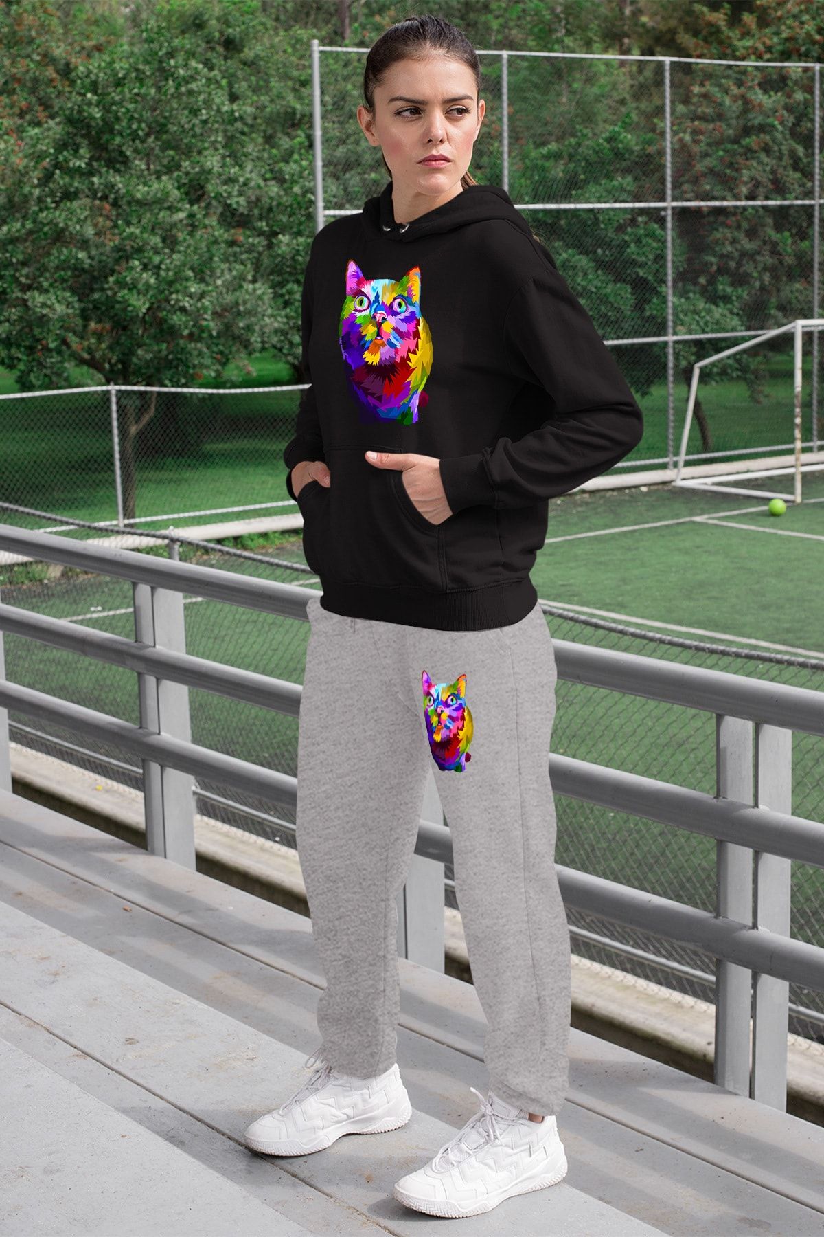 Angemiel Kadın Curious Cat Eşofman Takımı Siyah Kapşonlu Sweatshirt Beyaz Eşofman Altı
