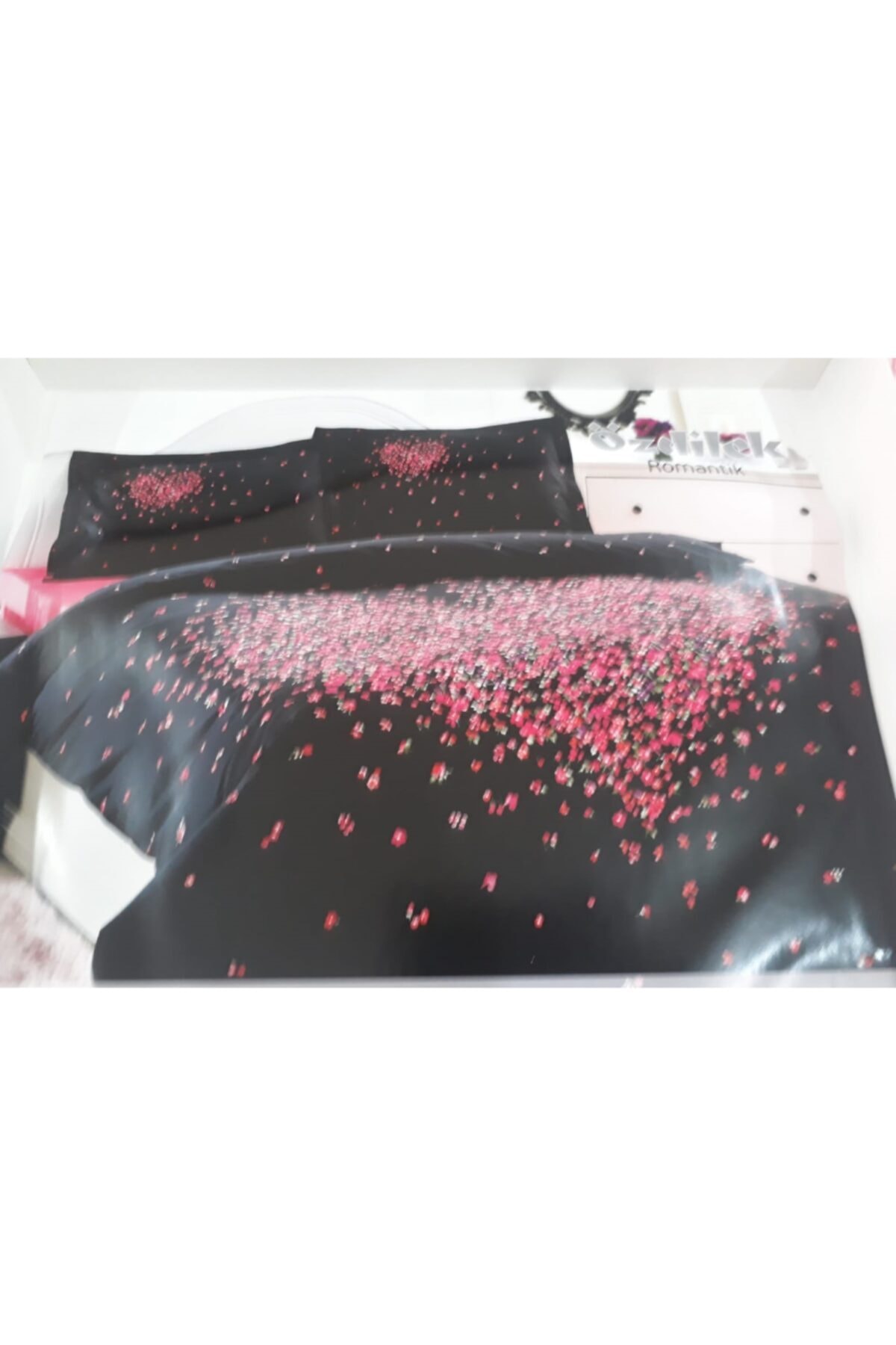 Ozdilek Romantik Kirmizi Kalpli Siyah Nevresim Takimi Fiyati Yorumlari Trendyol