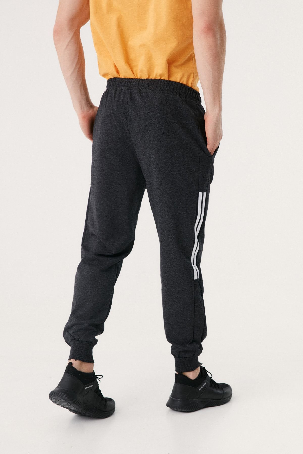 Nmd joggers cheap
