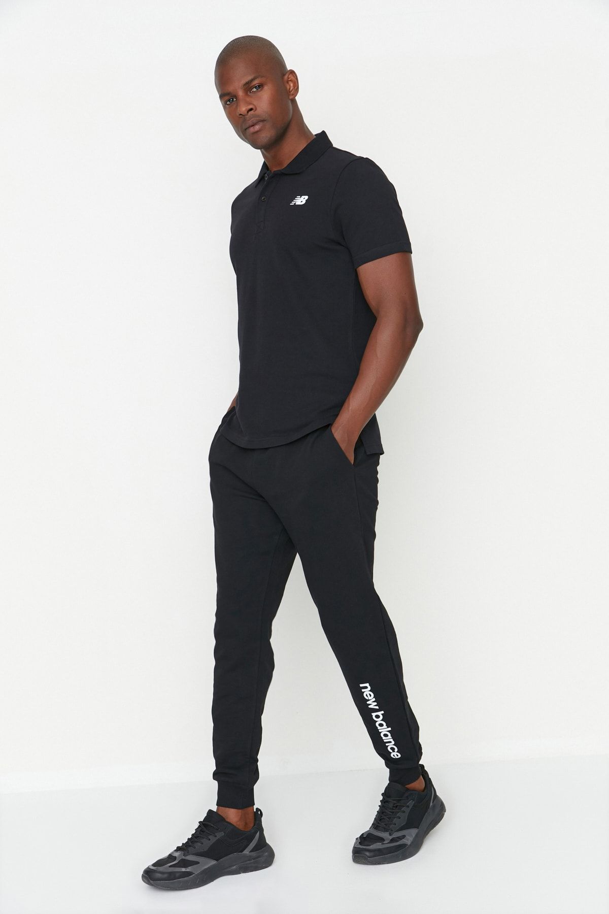 New balance black tracksuit 2025
