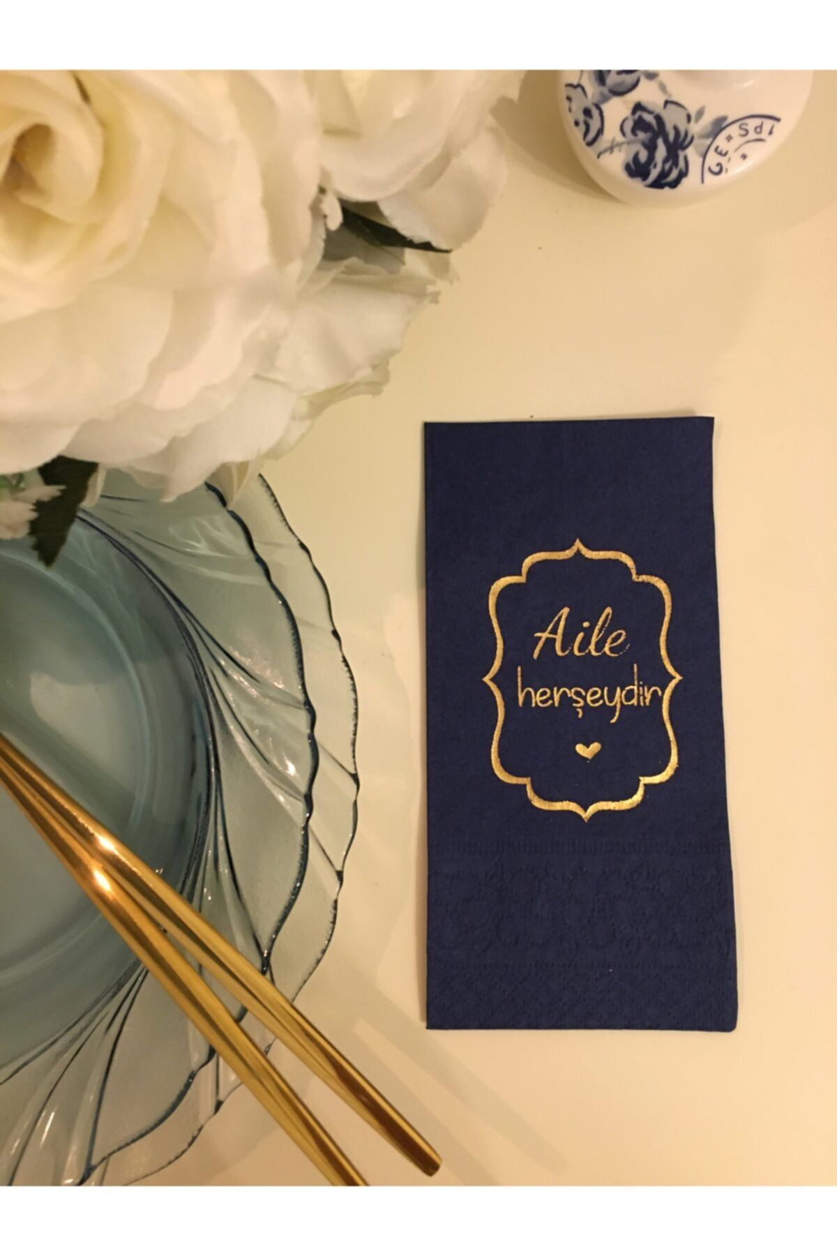 busrasdesign (AİLE HERŞEYDİR) Yaldızlı Gold Baskı Lacivert Peçete 20li