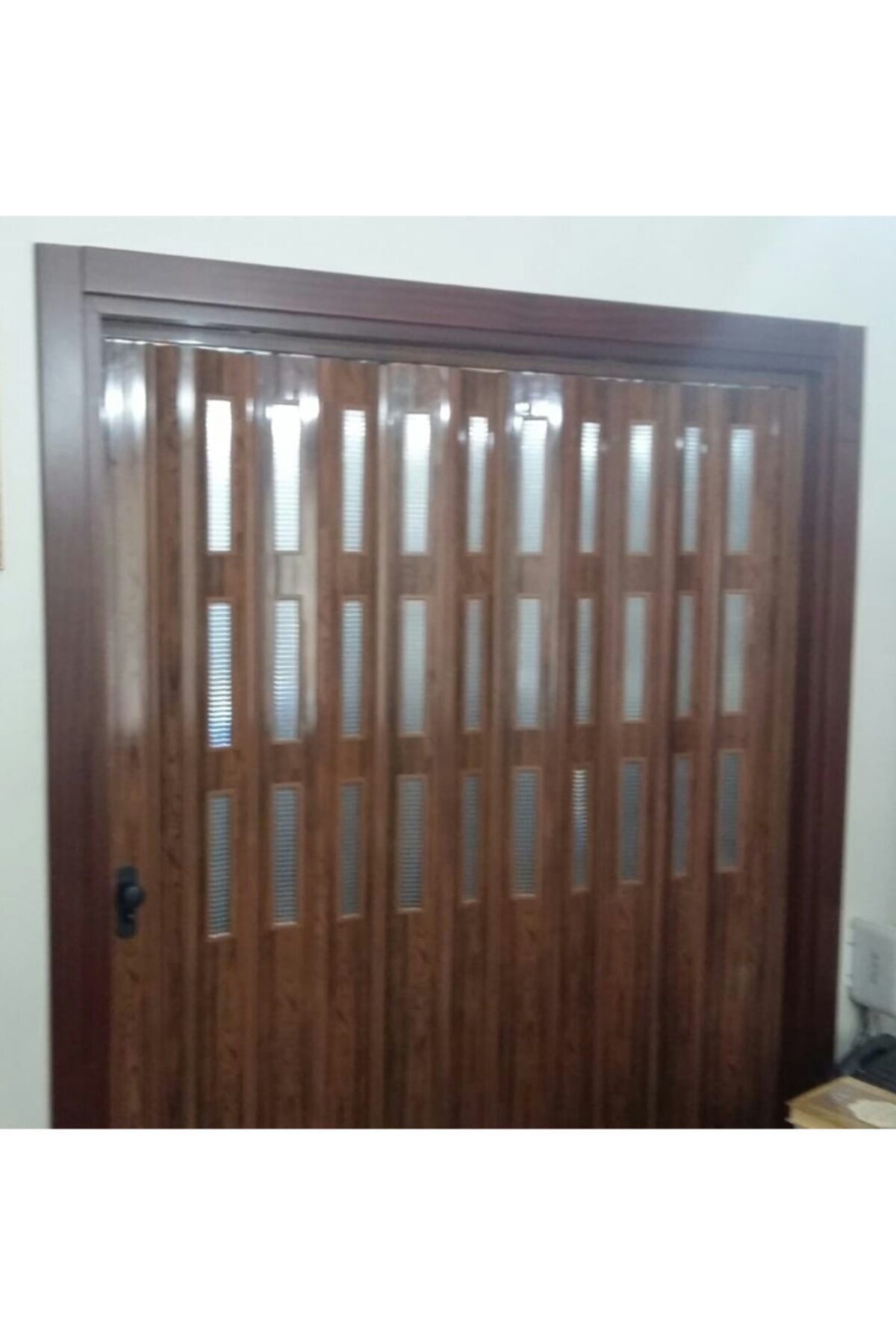 FARAN DEKORASYON Ceviz Camlı Akordiyon Kapı 175*210 cm