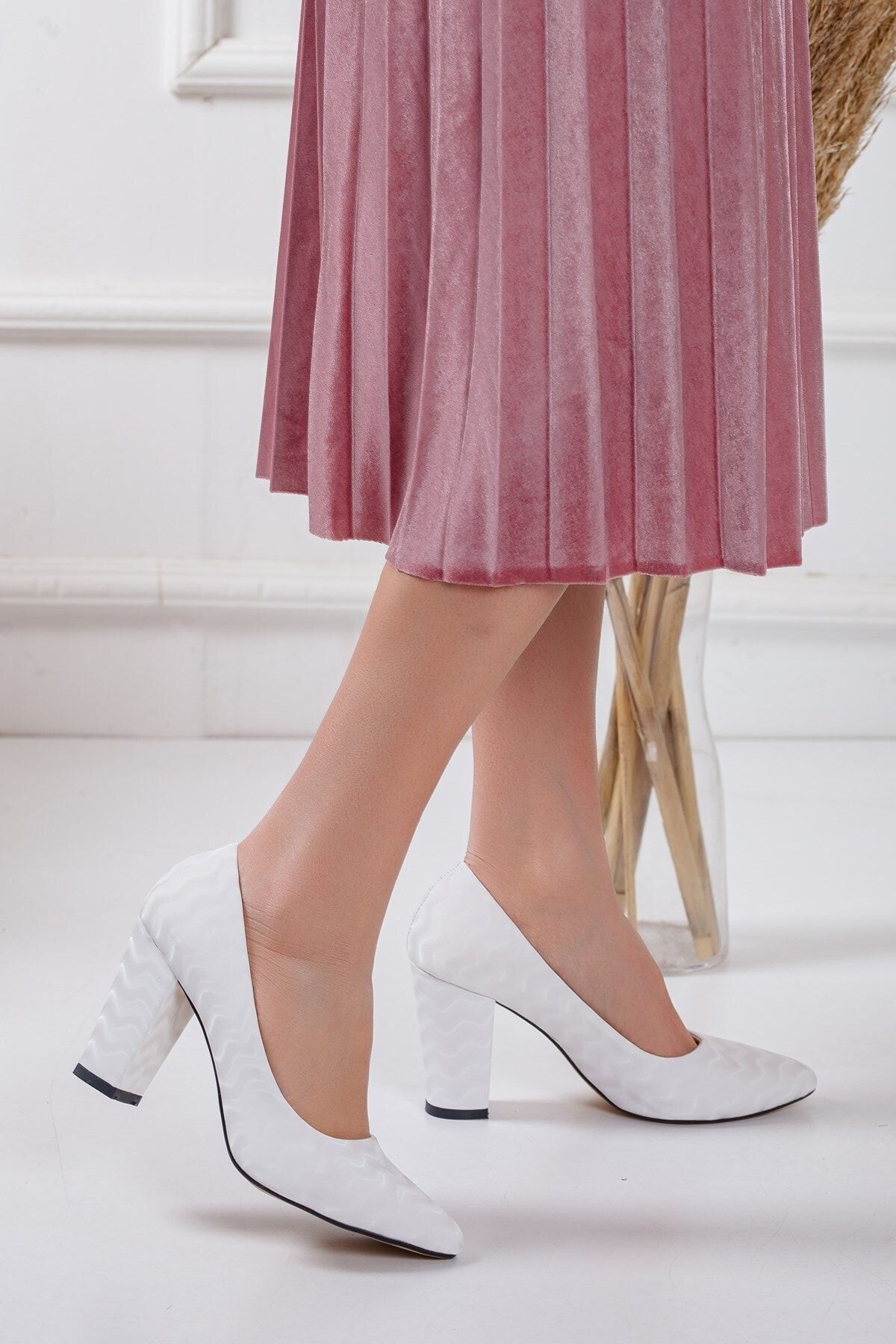 Dilimler Ayakkabı Kadın Beyaz Kalın Topuklu Stiletto