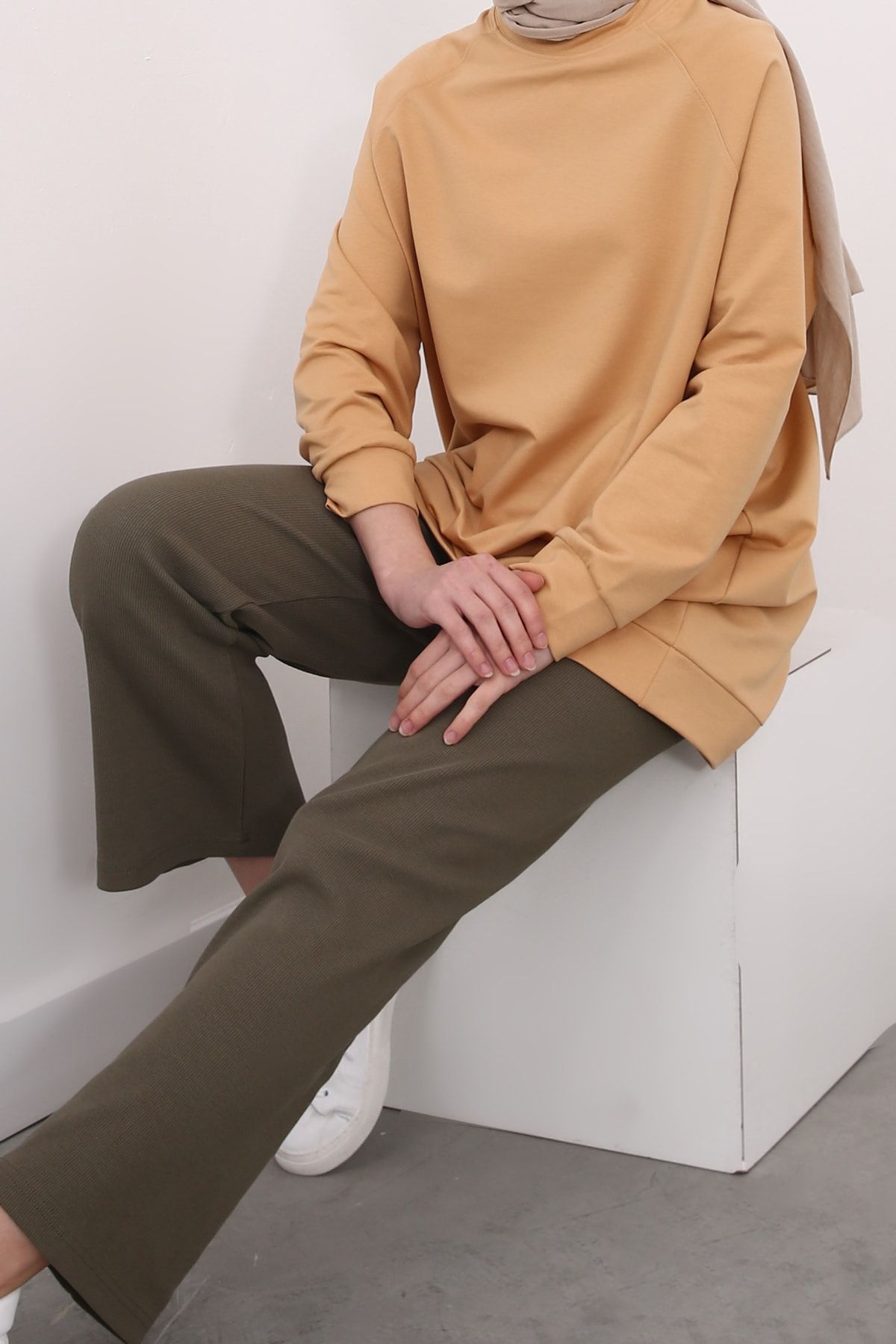 Ekrumoda Açık Bej Reglan Kol Basic Sweat Tunik