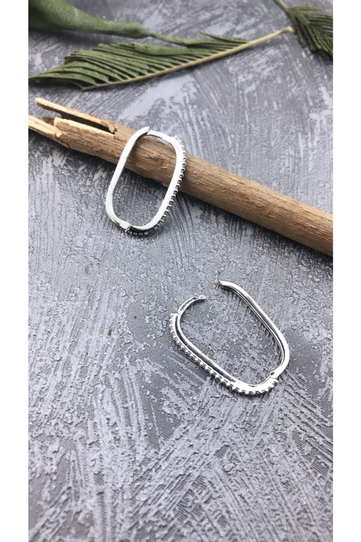 Joel Jewelry Zirkon Taşlı Rodyum Kaplamalı Gümüş Halka Küpe