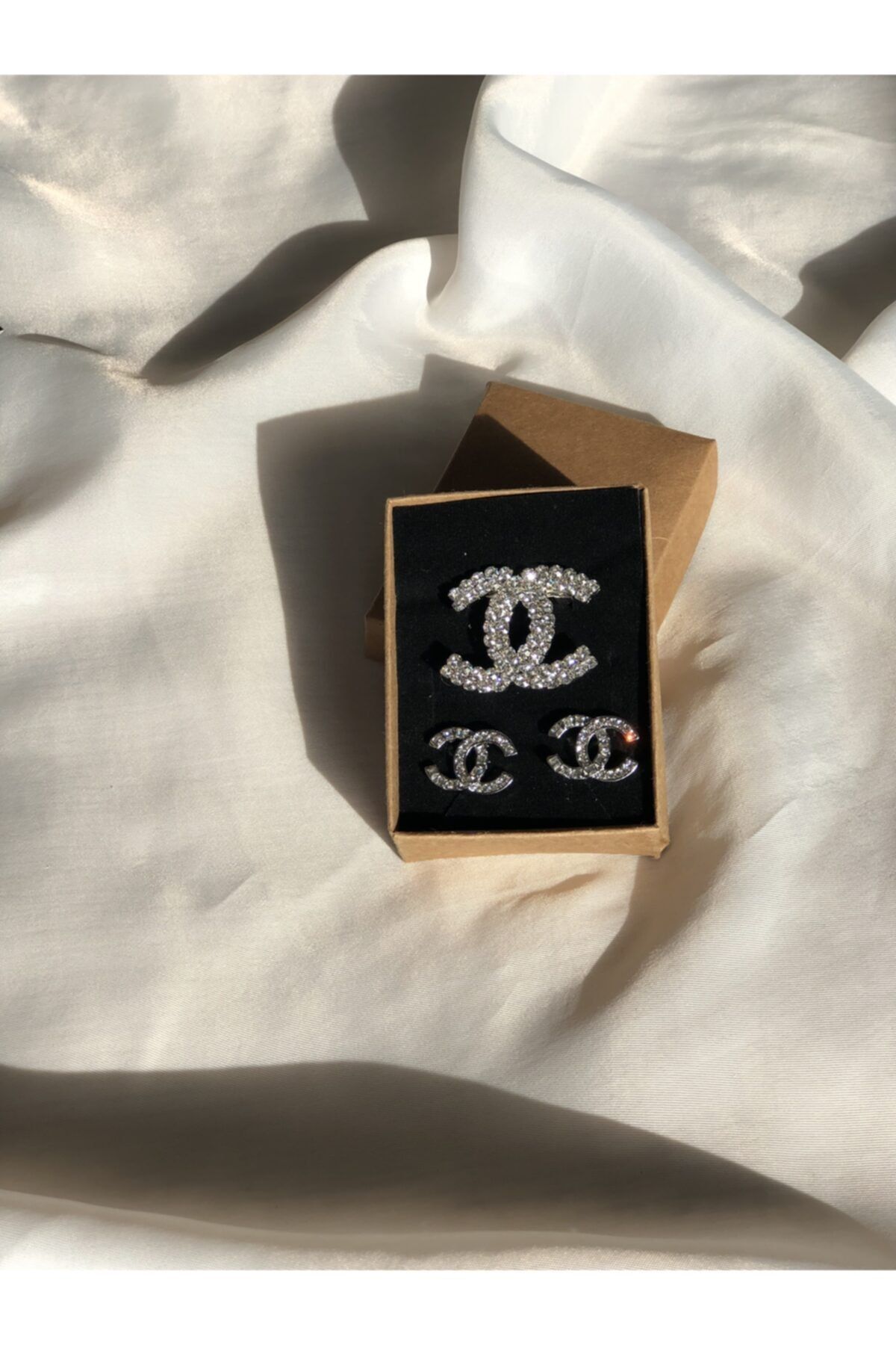 HİLLSCARF Chanel Broş & Chanel Küpe