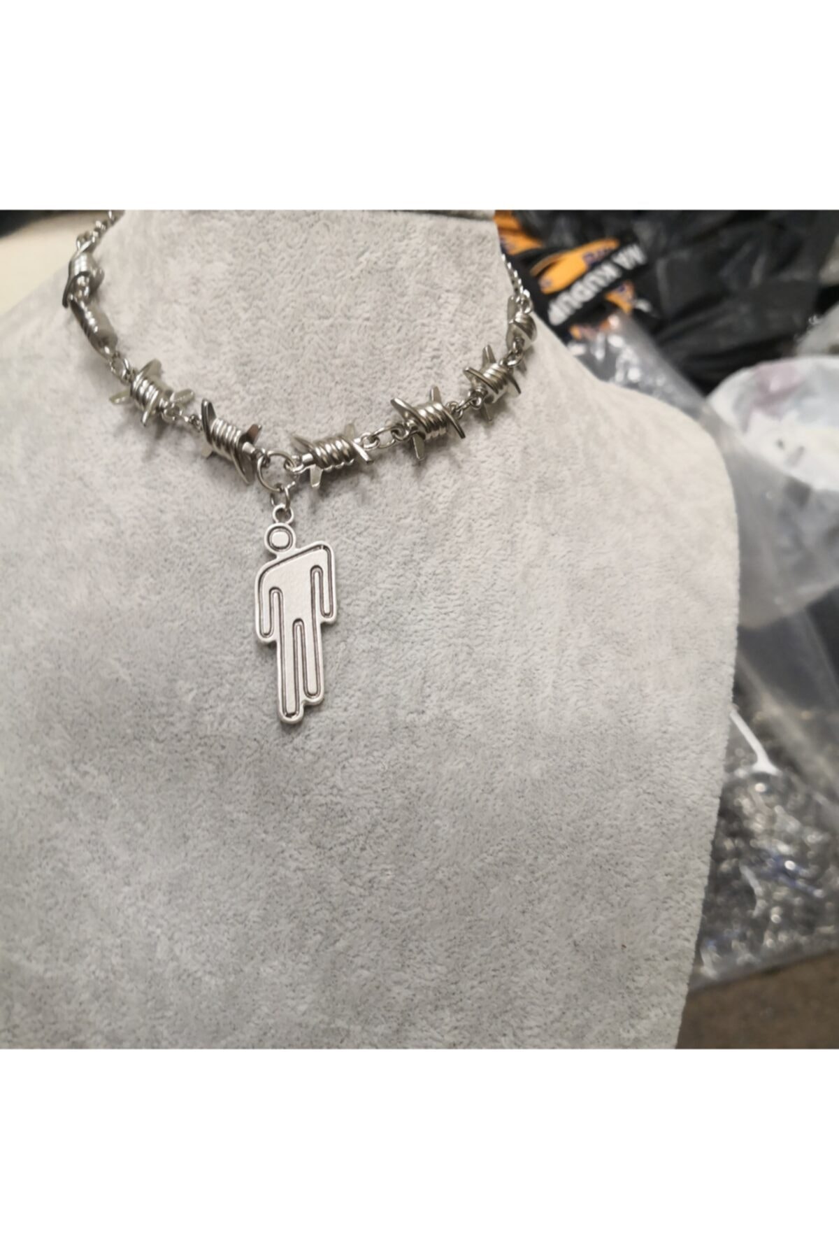 Deneme Zamanı Dikenli Tel Billie Choker
