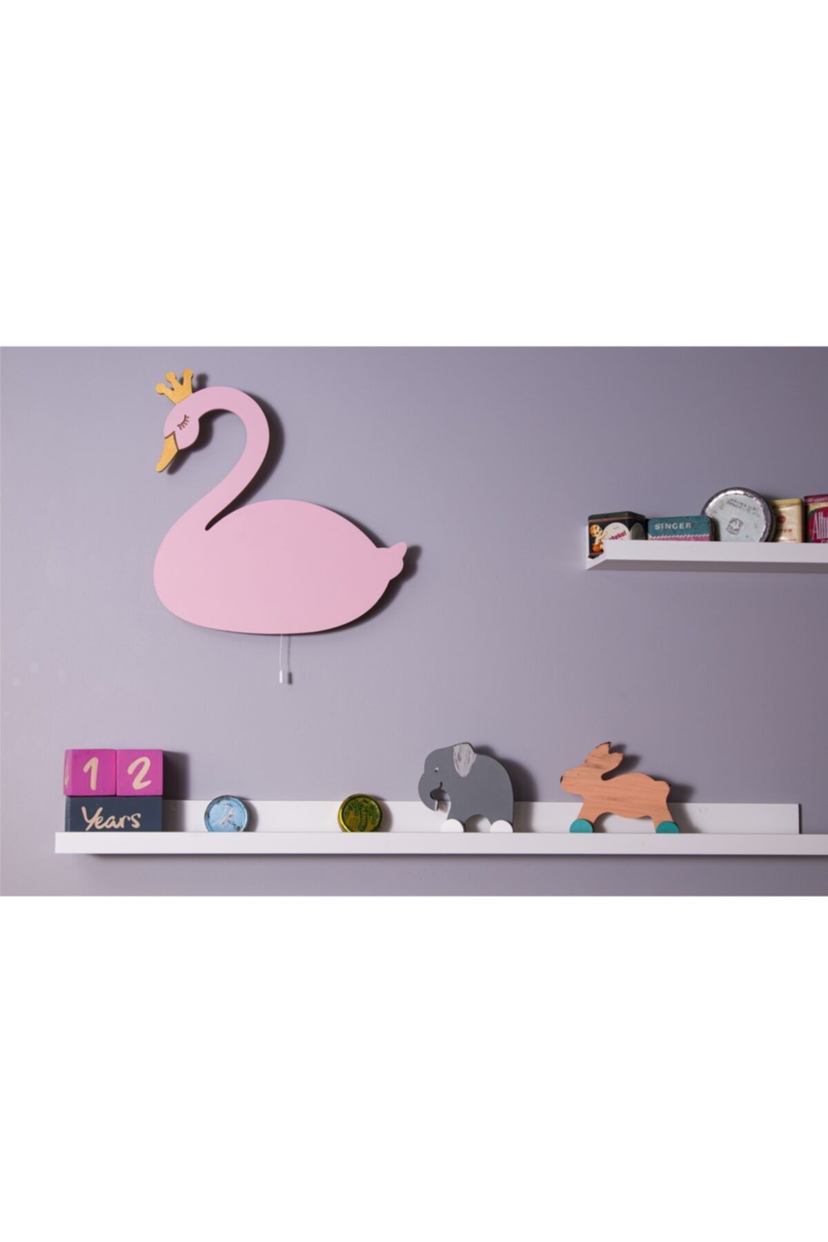 Dekominik Bugybagy - 33x33cm Ebadında 1 Adet Pembe Kuğu ( Sola Bakan) Dekoratif Ahşap Duvar Aydınlatma