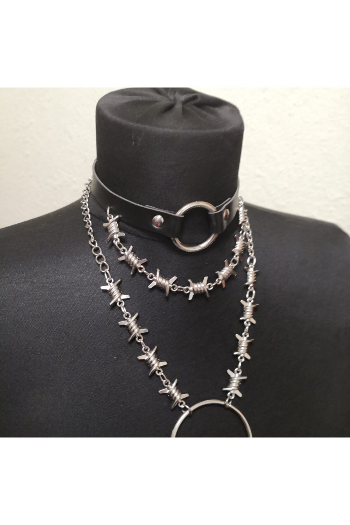 Deneme Zamanı Aesthetic Dikenli Tel Ve Halkalı Gotik Vücut Zinciri Ve Dikenli Tel Objeli Choker Kombini