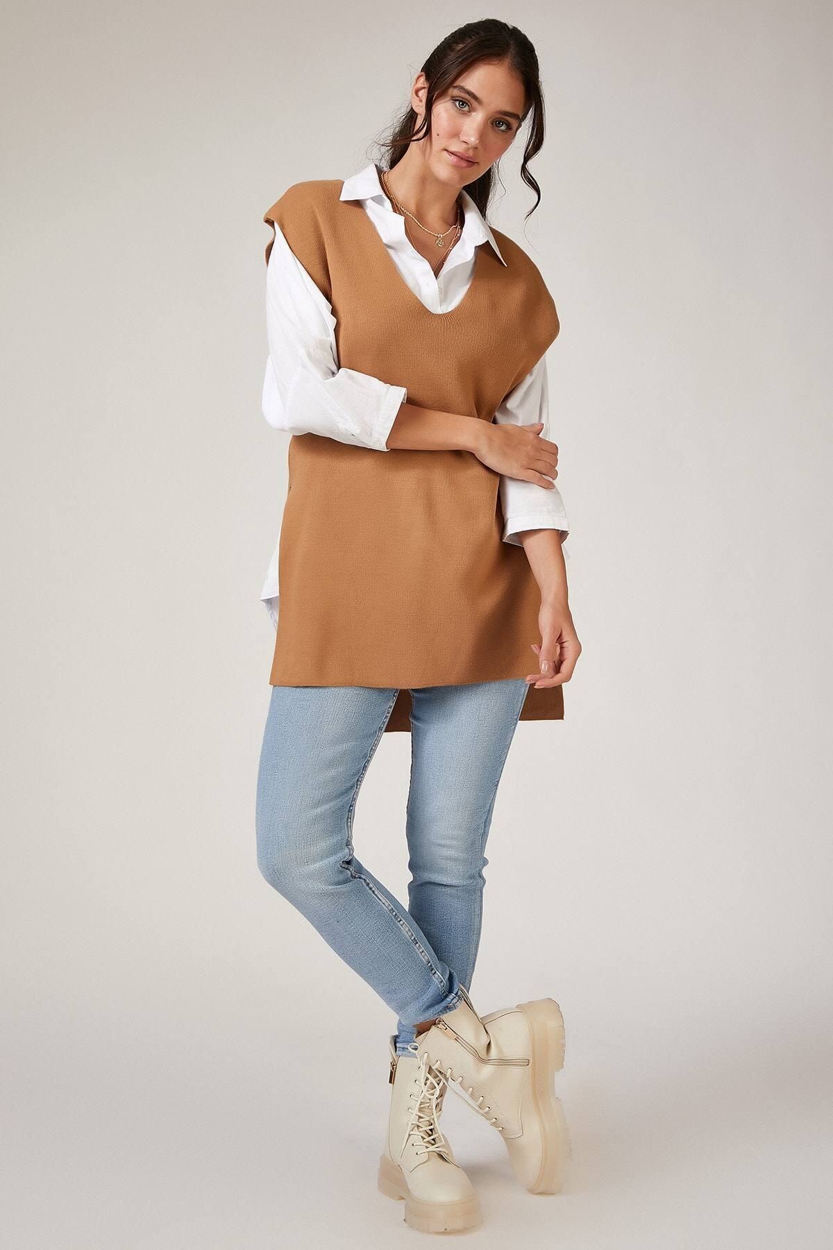 Bunu Gönder Kadın Camel V Yaka Kuşaklı Uzun Triko Süveter