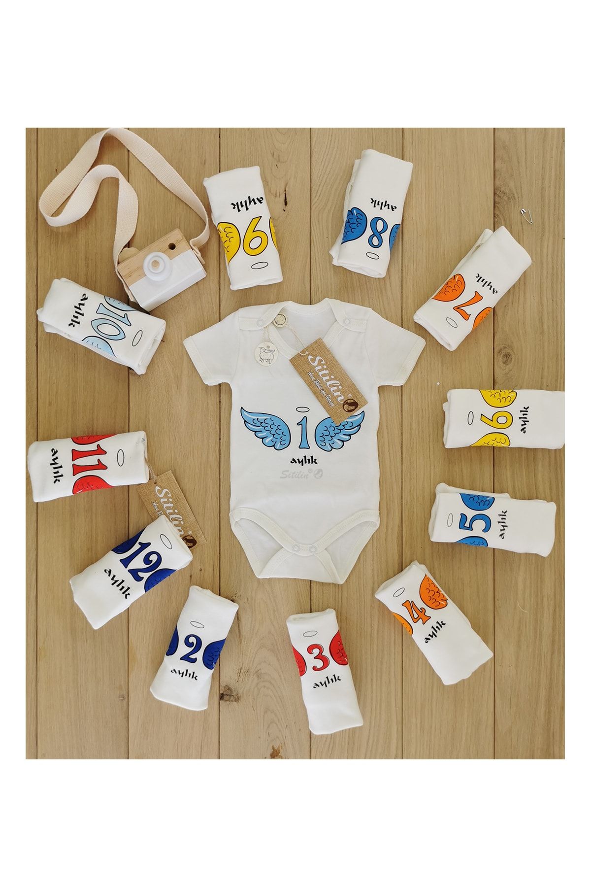 Sitilin Aylık Body Set 12 Ay Her Ay Özel Melek Kanatlı Baskılı Yarım Kollu Çıtçıtlı Erkek Badi