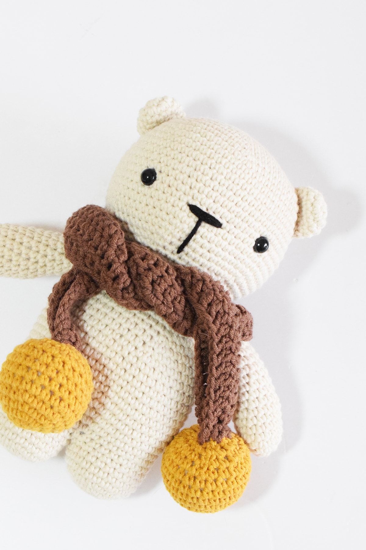Enjoymydesign Örgü Ayıcık Oyuncak 20 Cm Krem Uyku Arkadaşı Kahverengi Atkılı