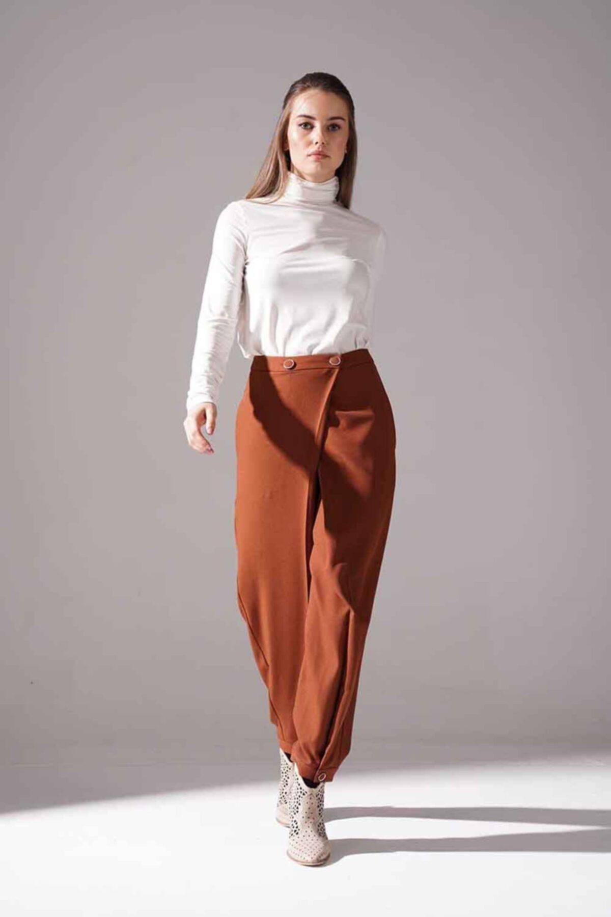 Mizalle Kruvaze Krep Pantolon (Taba)