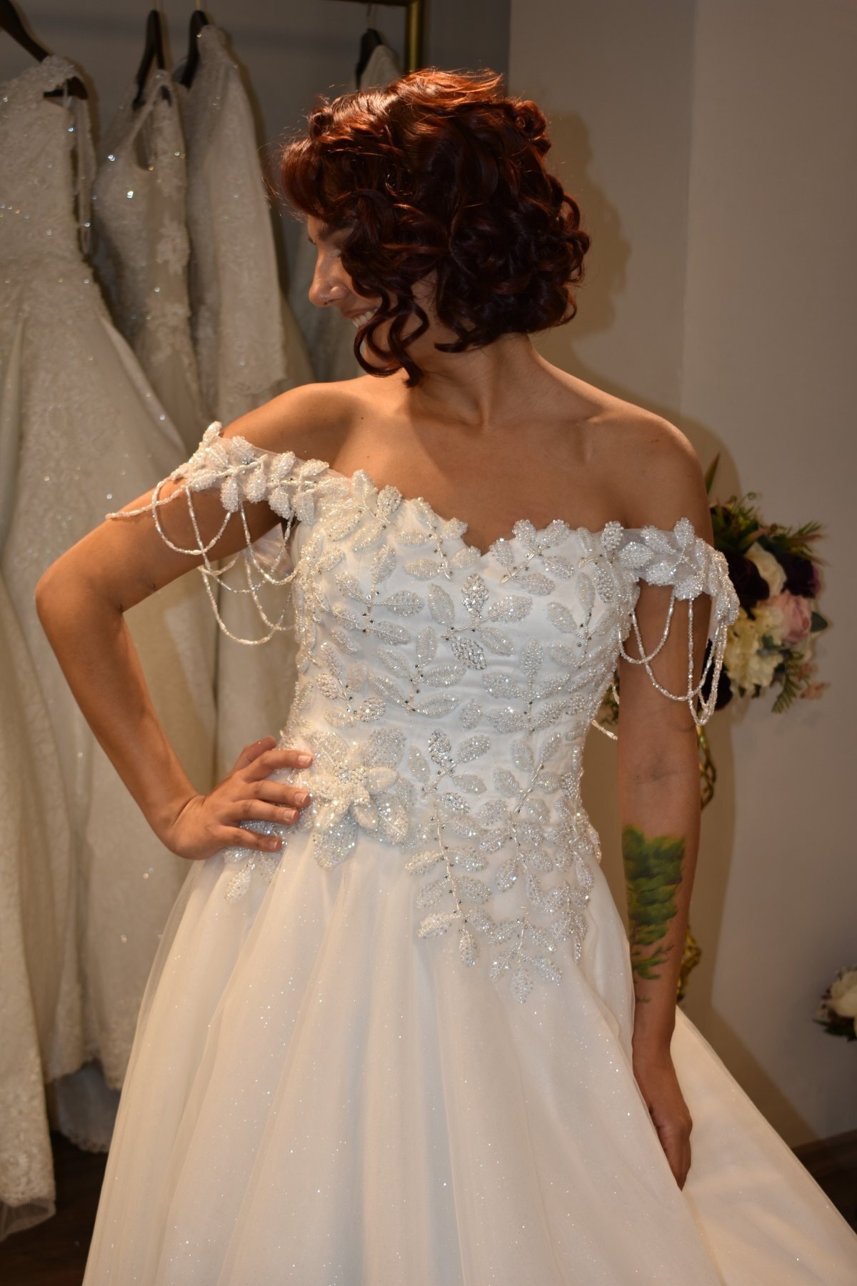 Liewen Gelinlik Kasnak Nakışlı Kırık Beyaz Gelinlik