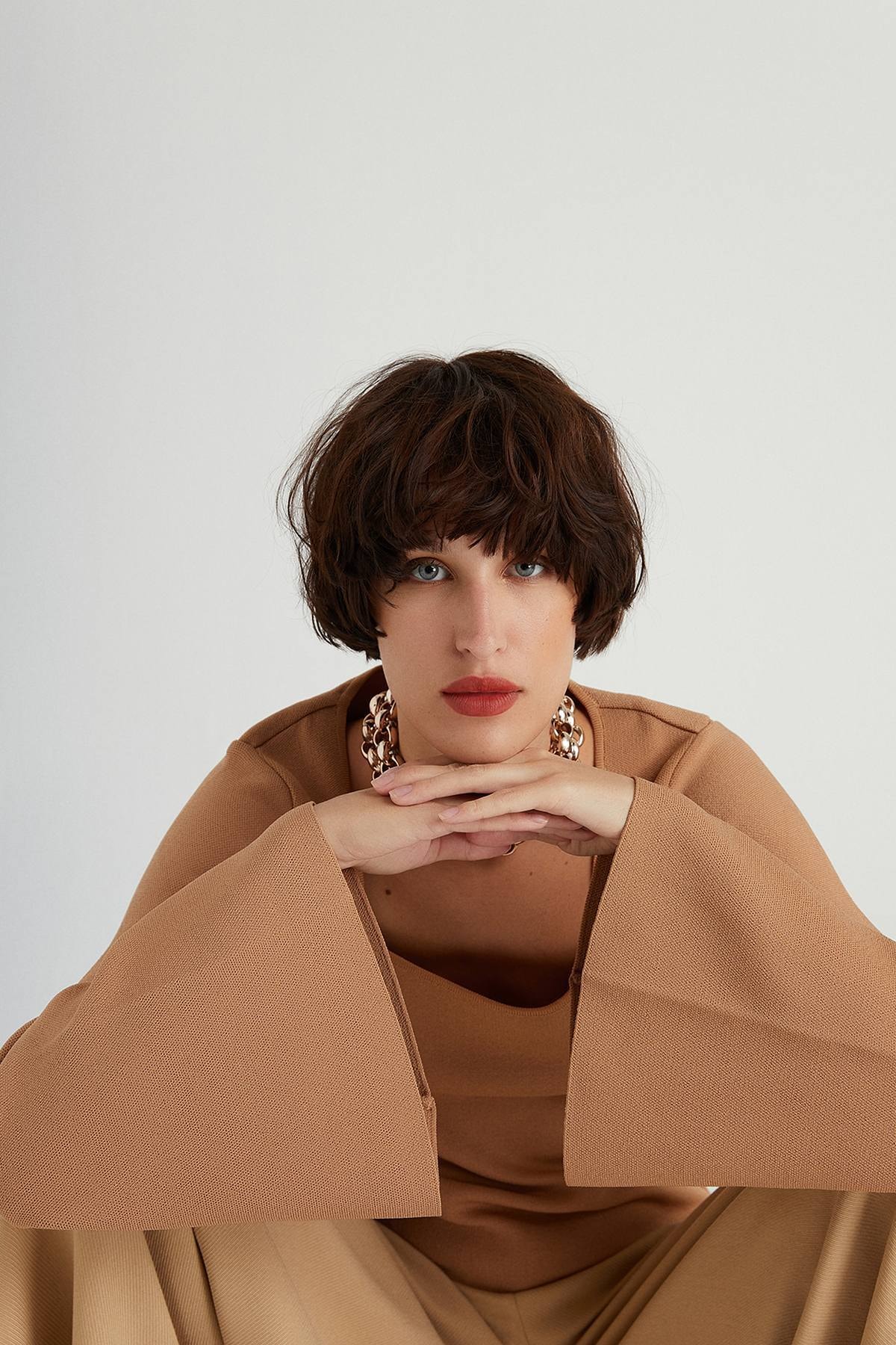 rue. Kare Yaka Caramel Triko Kazak