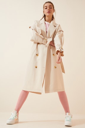 Ruyada Krem Rengi Pardesu Gormek